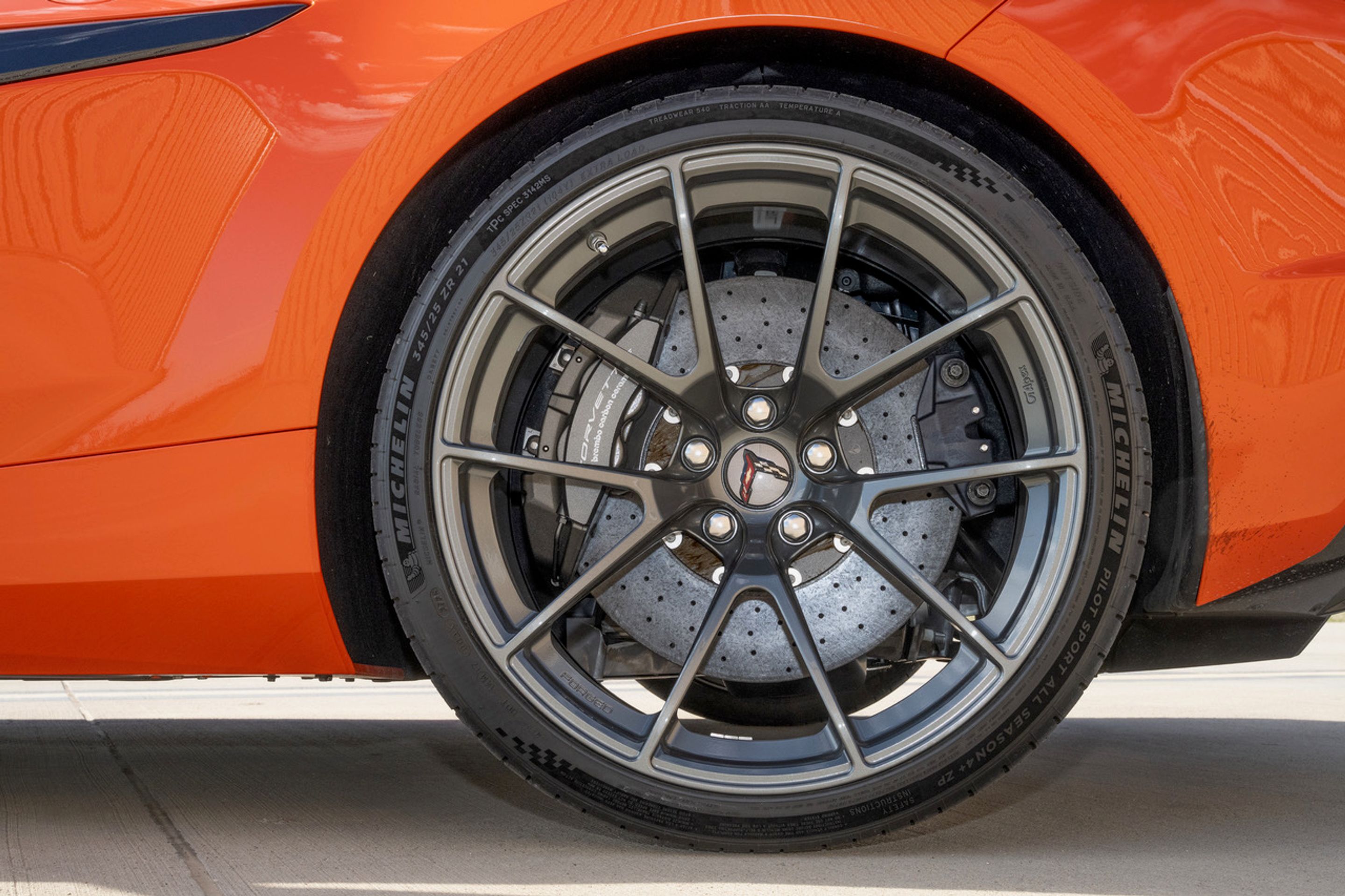 Orange Chevrolet C8 Corvette E-Ray with 20"/21" VS-5RS Apex wheels in Anthracite