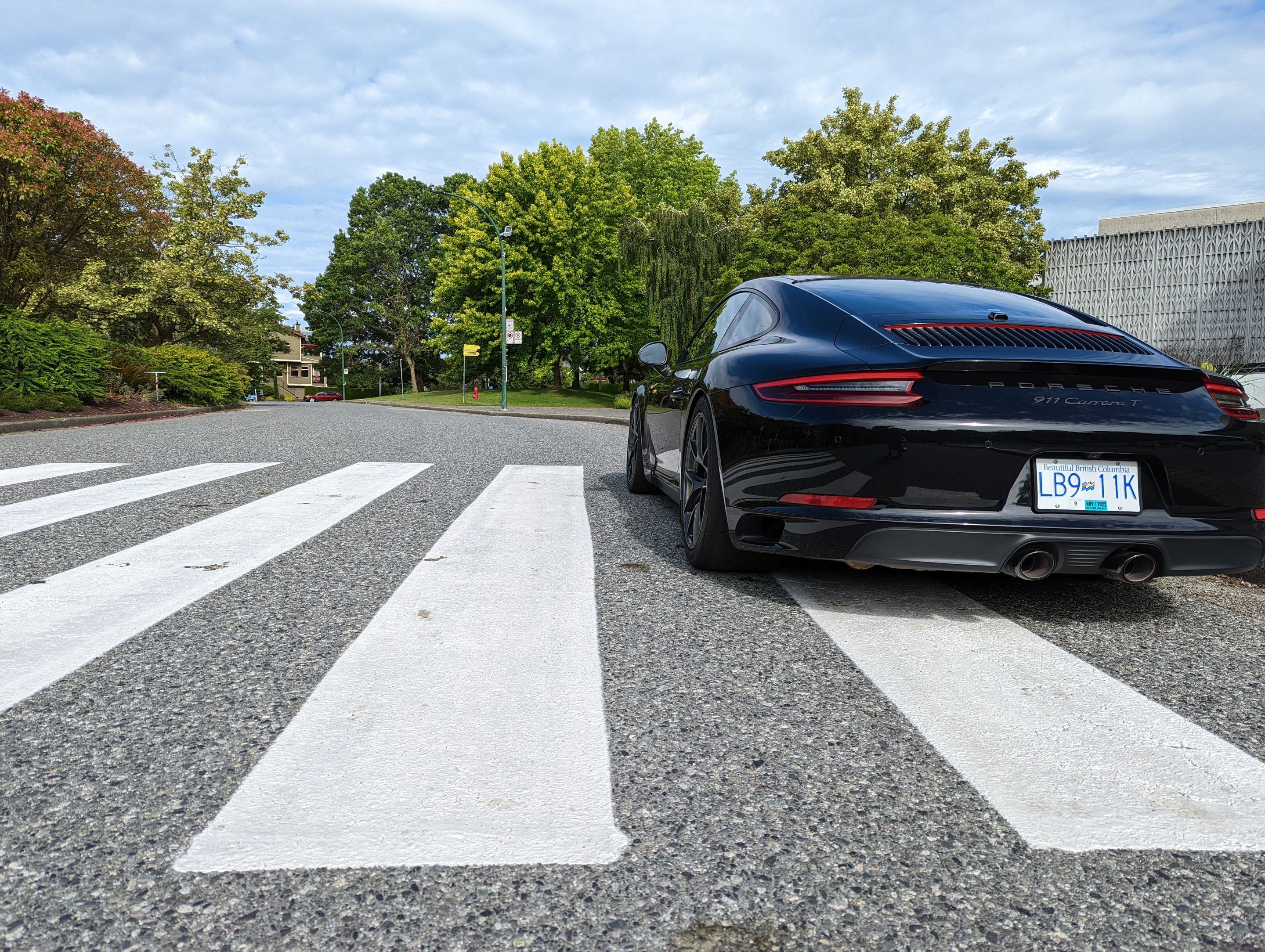 Black Porsche 911 991.2 Carrera T with 19" VS-5RS Apex wheels in Anthracite