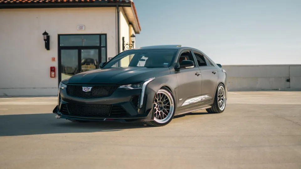 Cadillac CT4-V Blackwing with 19