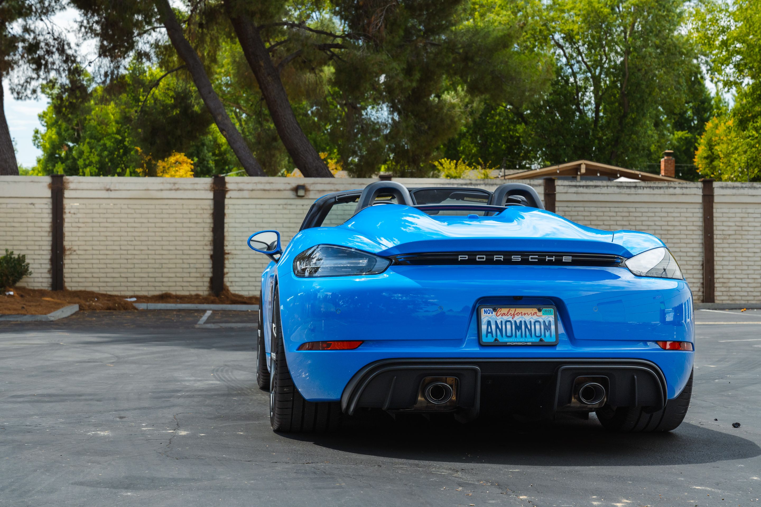 Blue Porsche 718 Spyder with 20" VS-5RS Apex wheels in Anthracite
