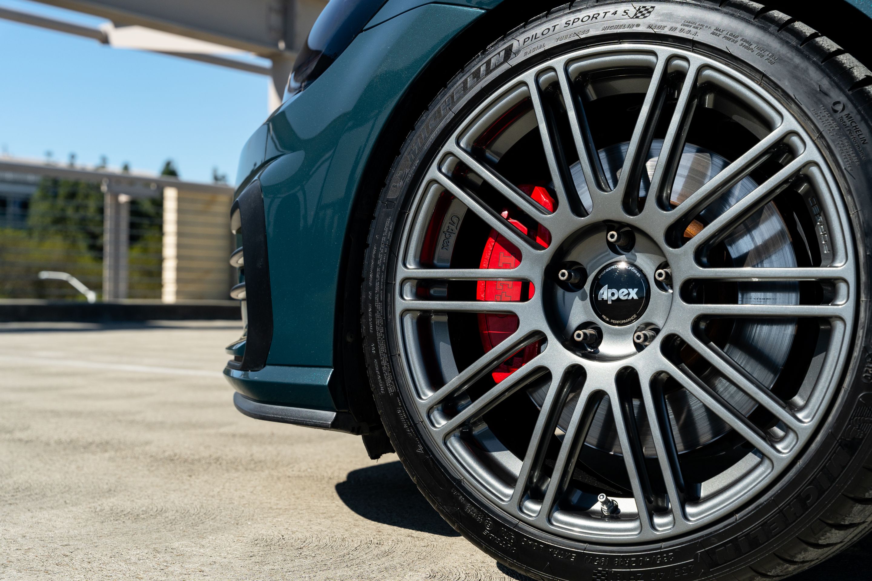 Green VW MK7 GTI with 18" TC-10RT Apex wheels in Anthracite