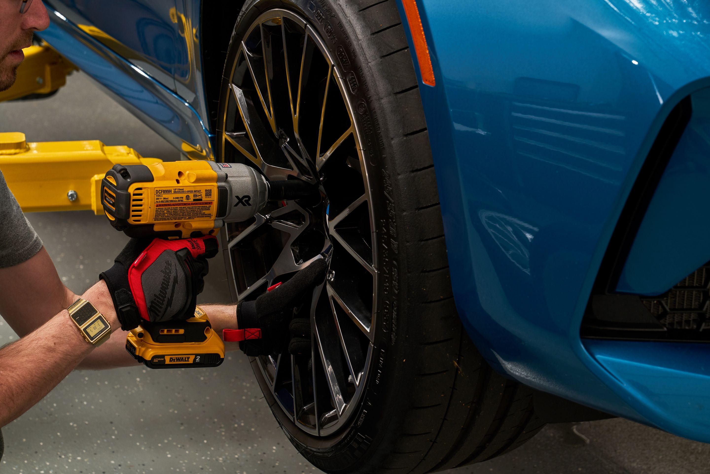 Blue BMW F87 M2 with 19" EC-7 Apex wheels in Race Silver