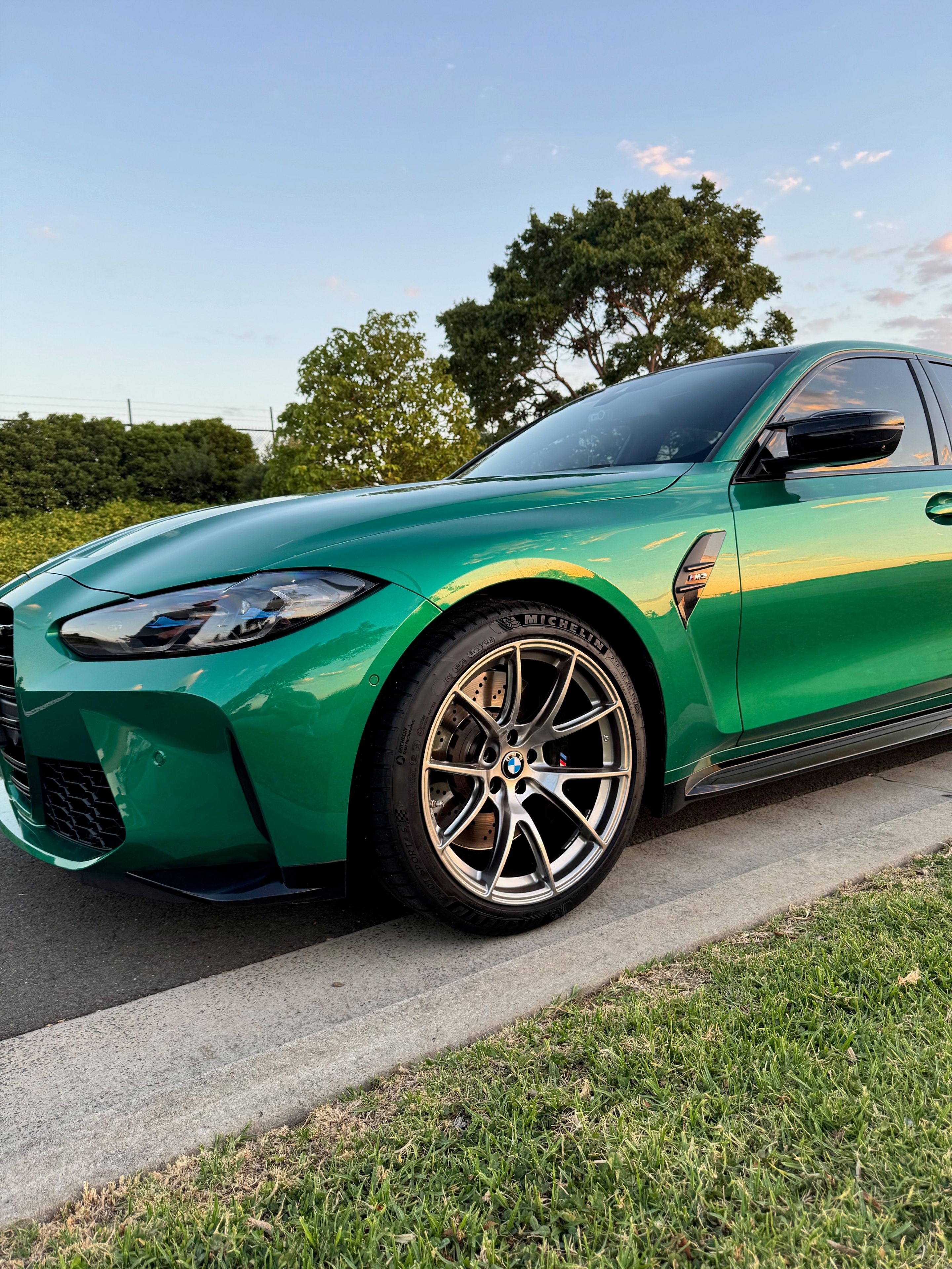 Green BMW G80 M3 with 19" VS-5 Apex wheels in Hyper Black