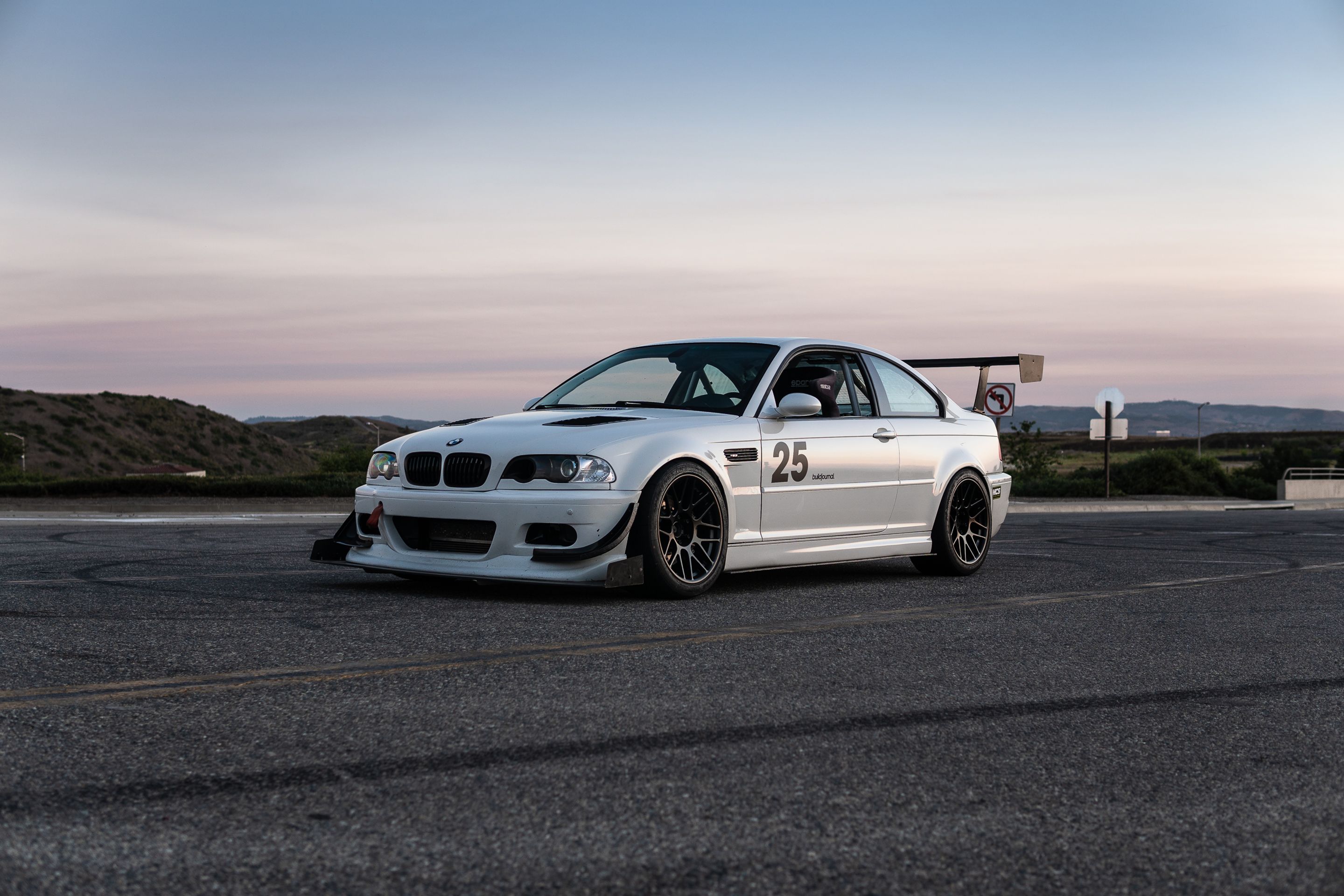 White BMW E46 M3 with 18" ARC-8R Apex wheels in Satin Black