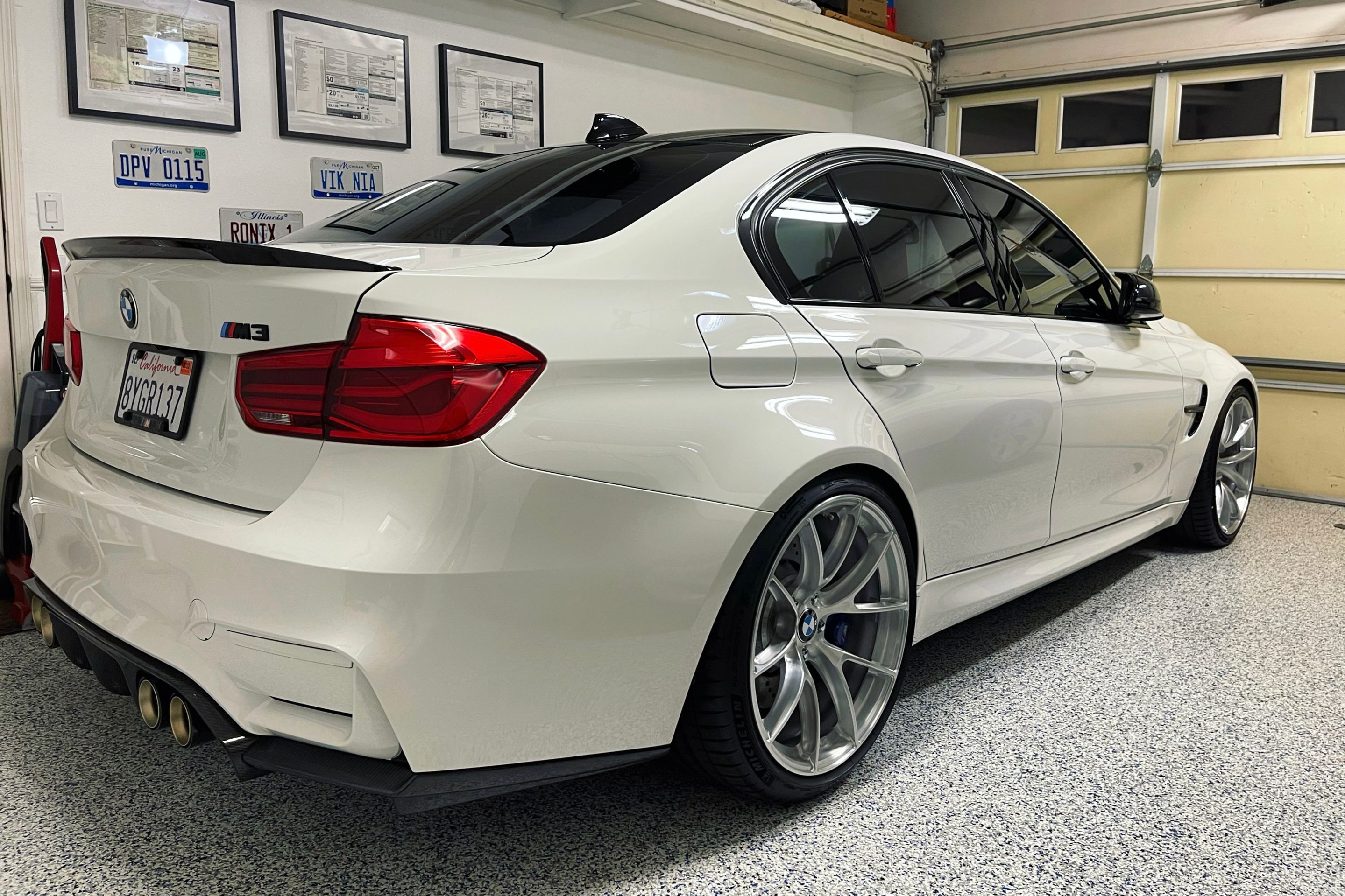 White BMW F80 M3 with 20" VS-5RS Apex wheels in Brushed Clear
