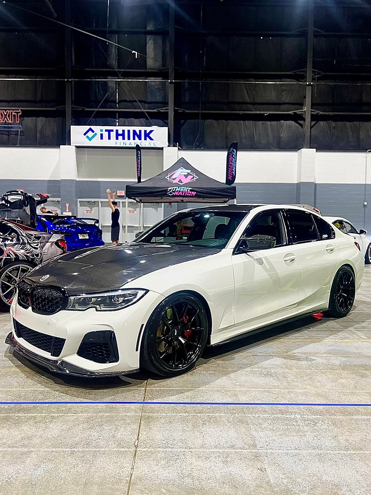 White BMW G20 Sedan 3 Series with 19" VS-5RS Apex wheels in Satin Black