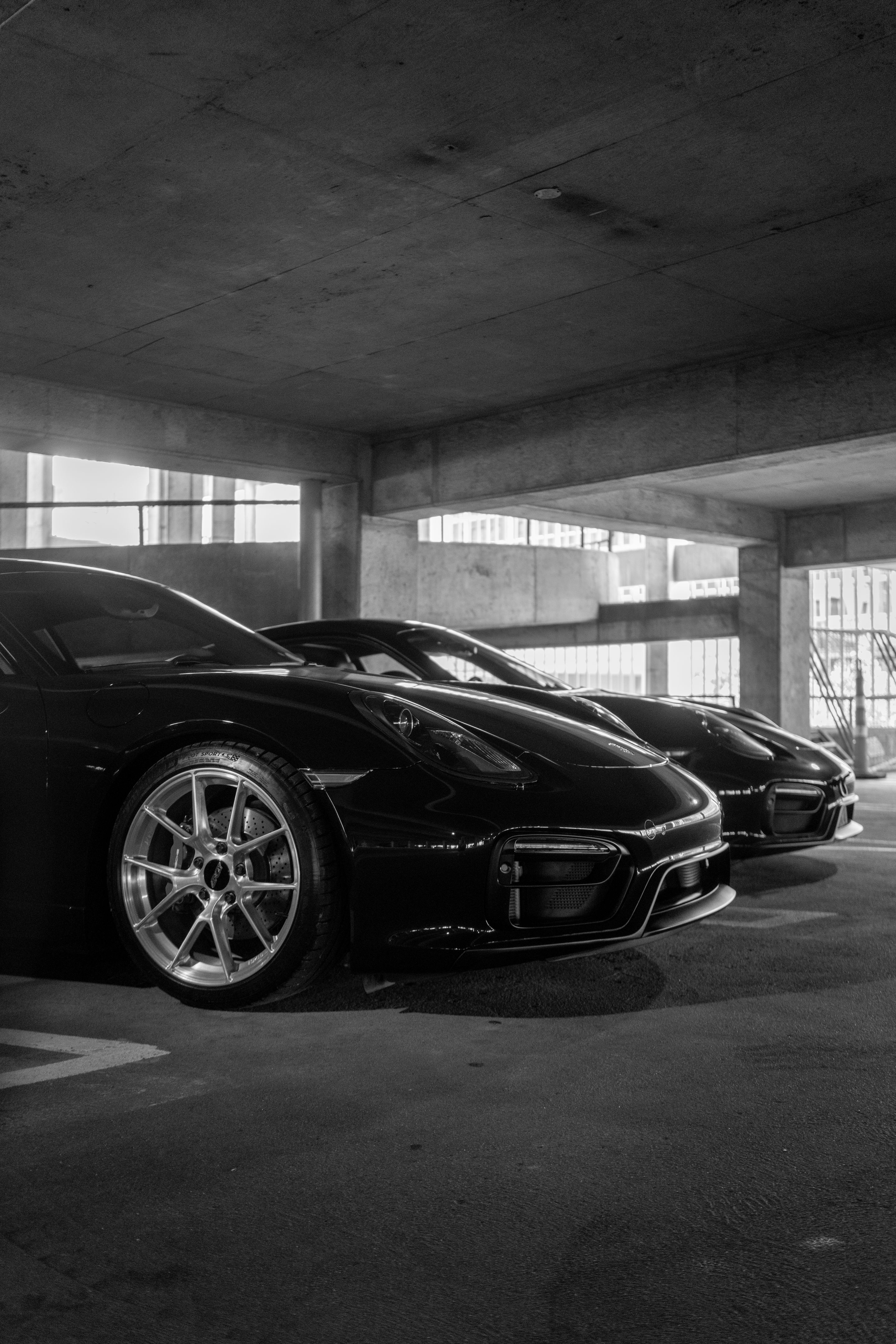 Purple Porsche 981 Cayman GTS with 19" VS-5RS Apex wheels in Brushed Clear