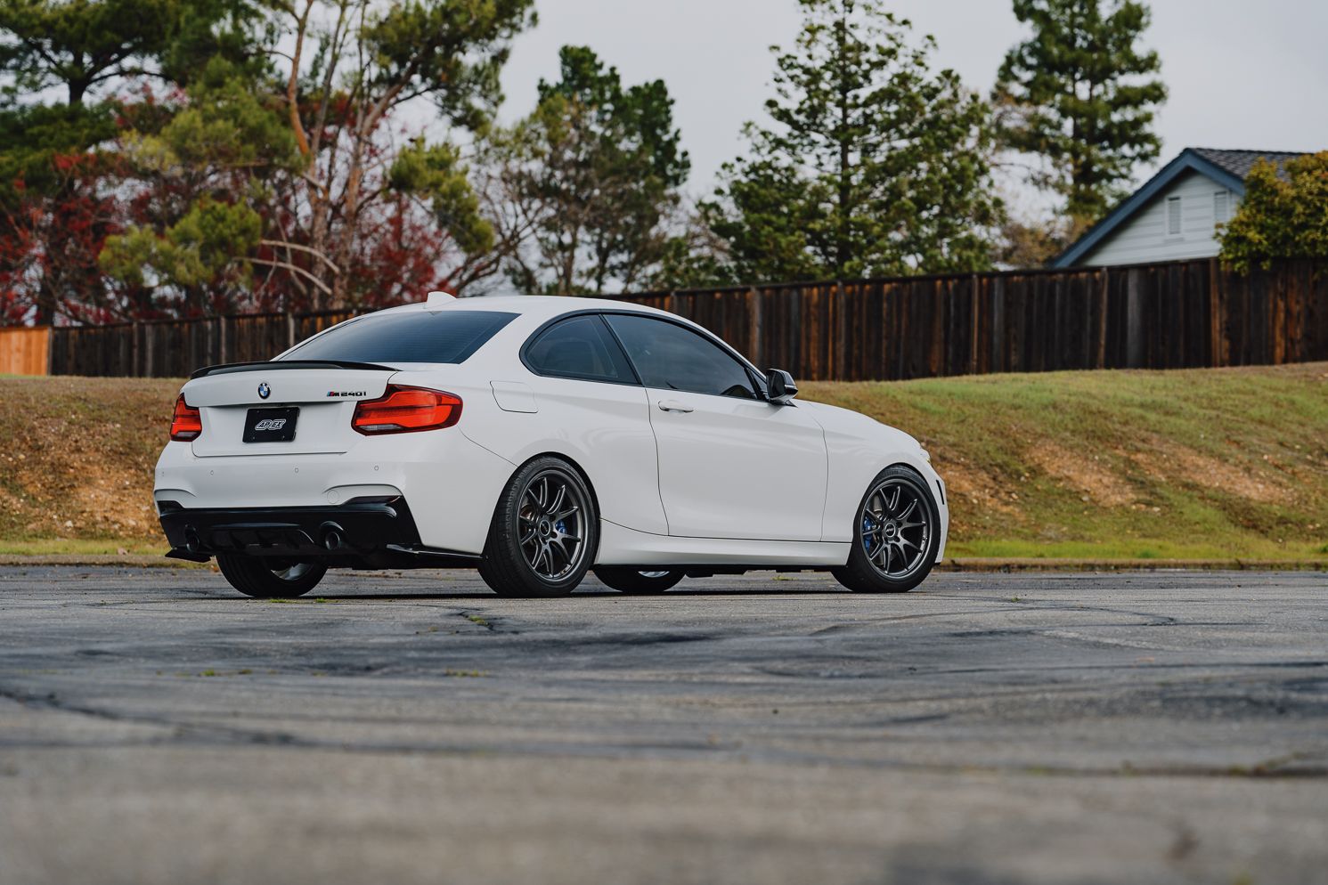 White BMW F22 Coupe 2 Series with 18" FL-5 Apex wheels in Anthracite