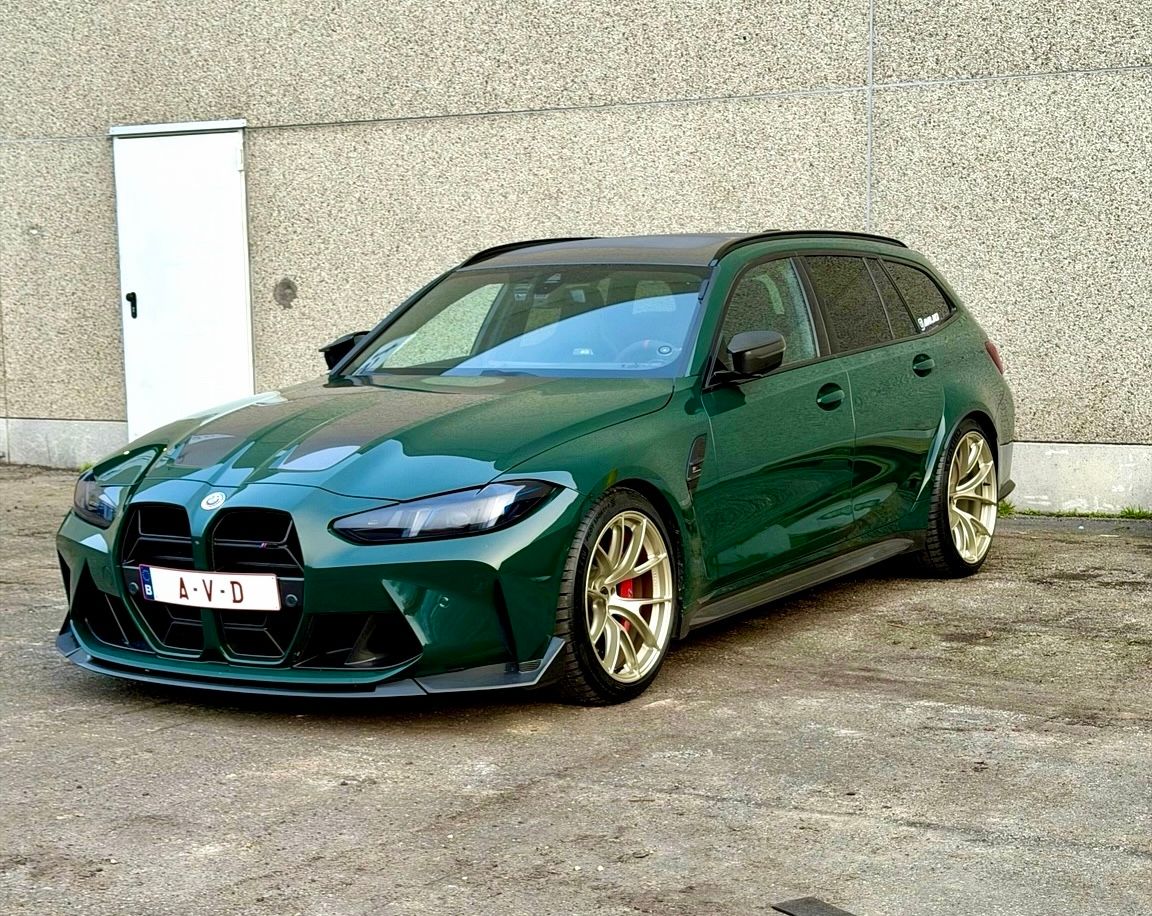 Green BMW G80 M3 with 19"/20" VS-5RS Apex wheels in Motorsport Gold