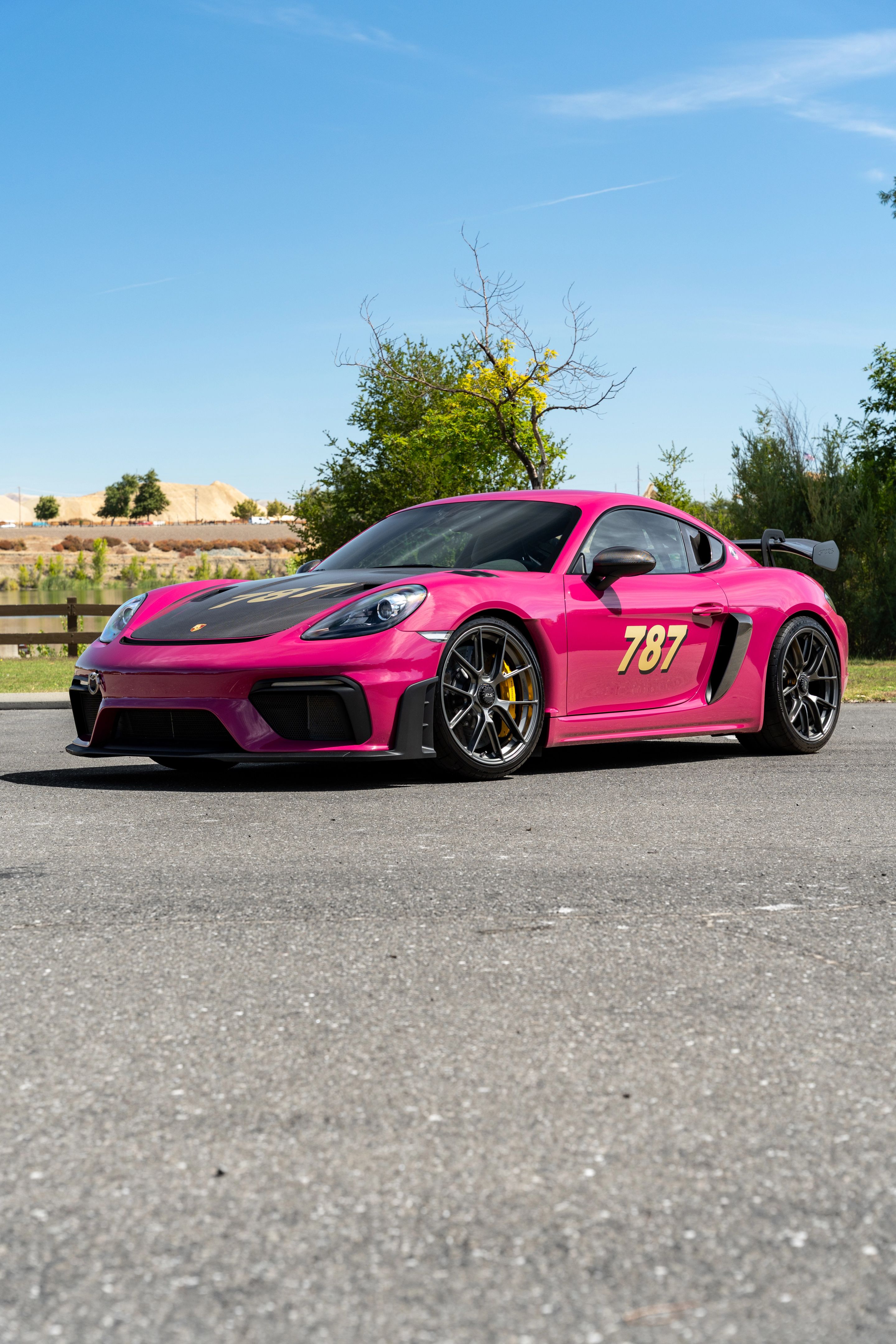 Pink Porsche 718 Cayman GT4 RS with 20" VS-5RS Apex wheels in Anthracite