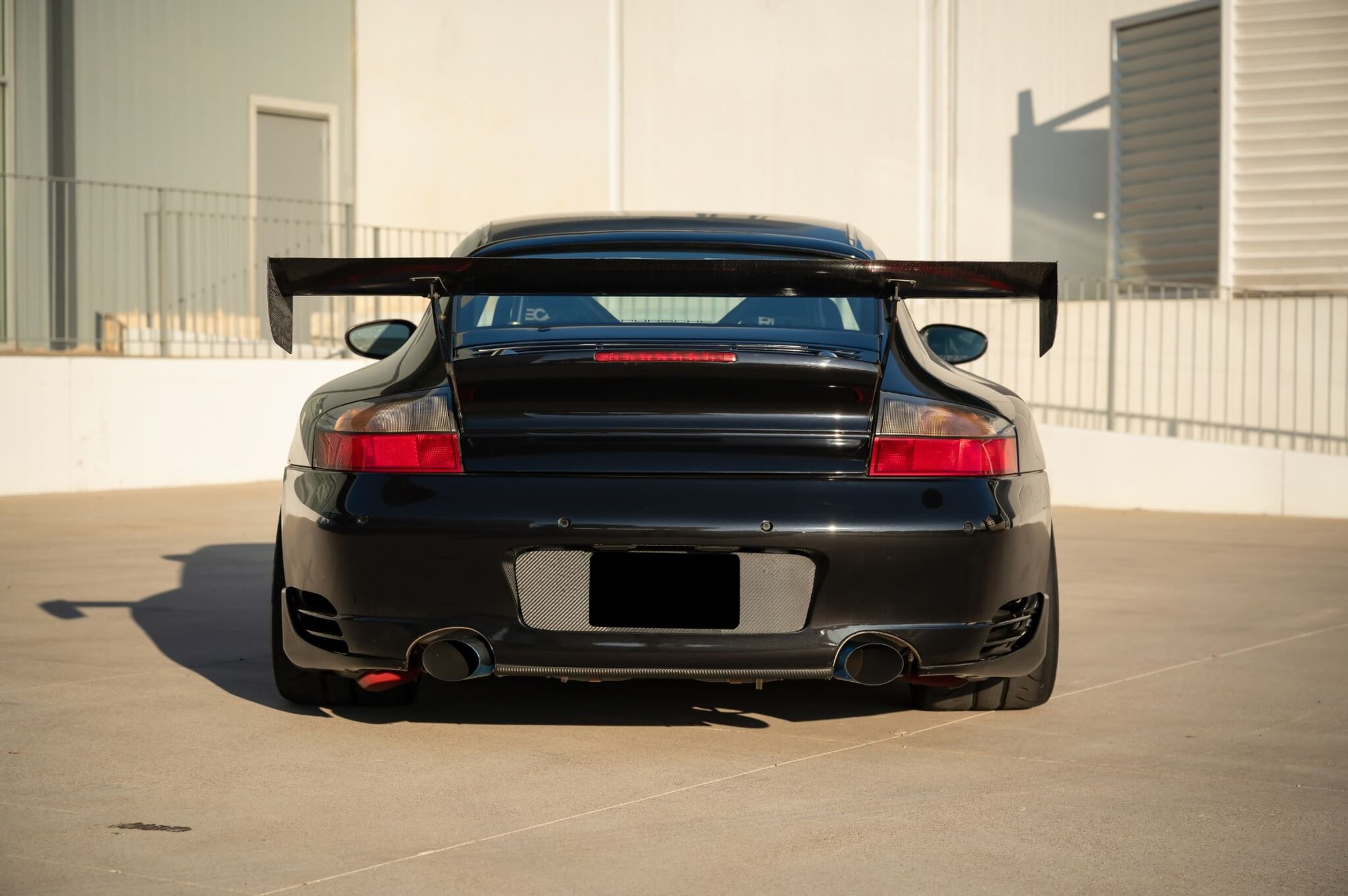 Black Porsche 911 996 Turbo with 18" VS-5RS Apex wheels in Brushed Clear