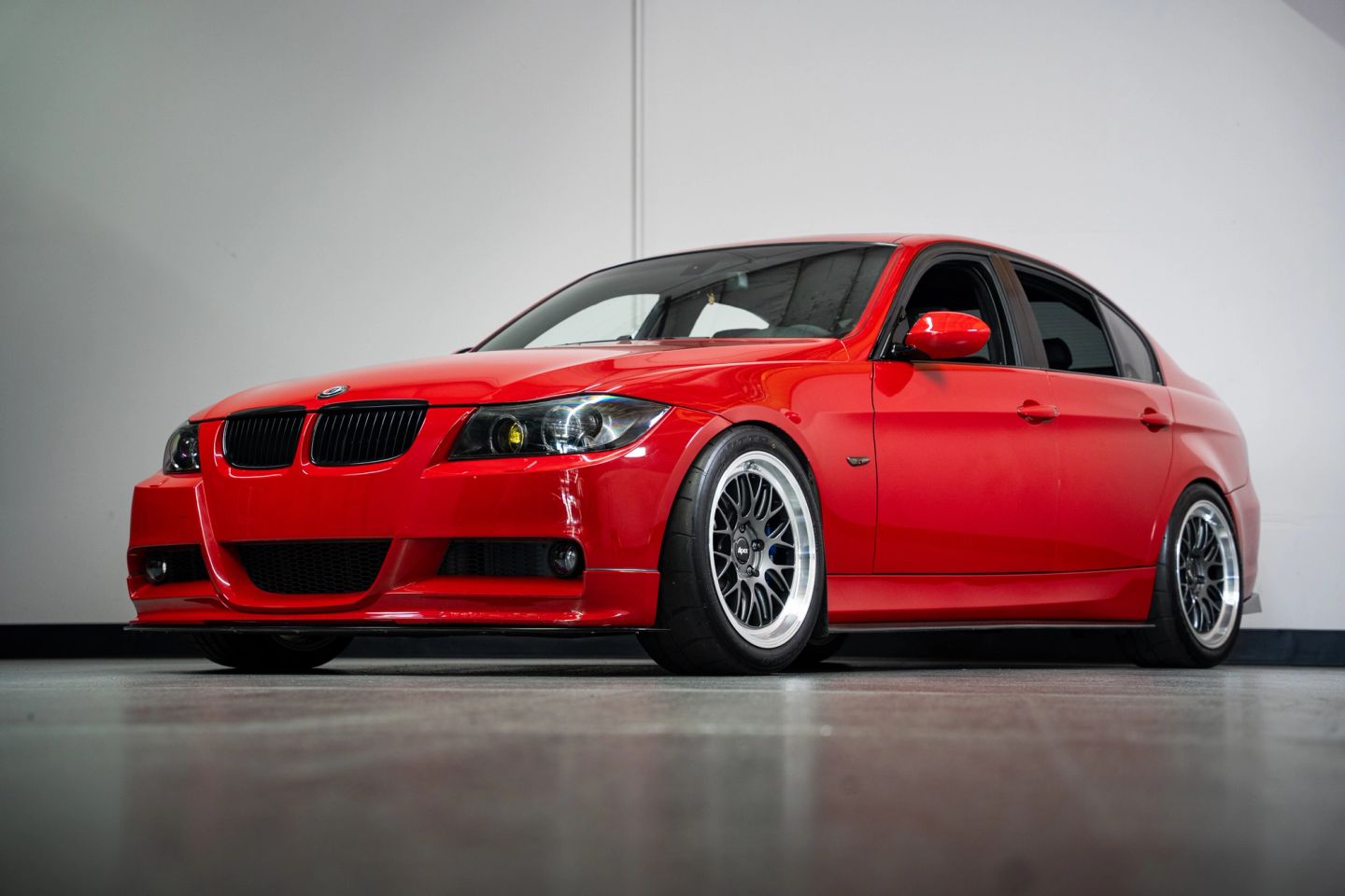 BMW E90 Sedan 3 Series with 18