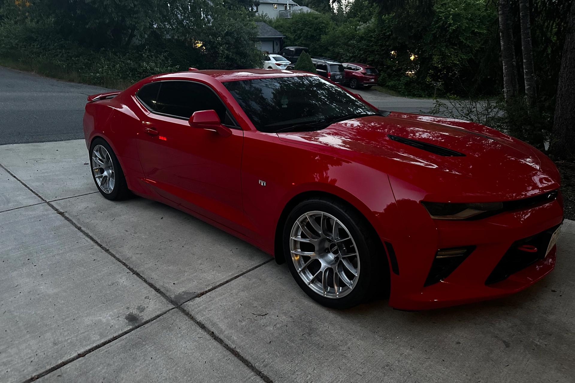 Chevrolet 6th Gen Camaro SS with 18" EC-7RS in Brushed Clear