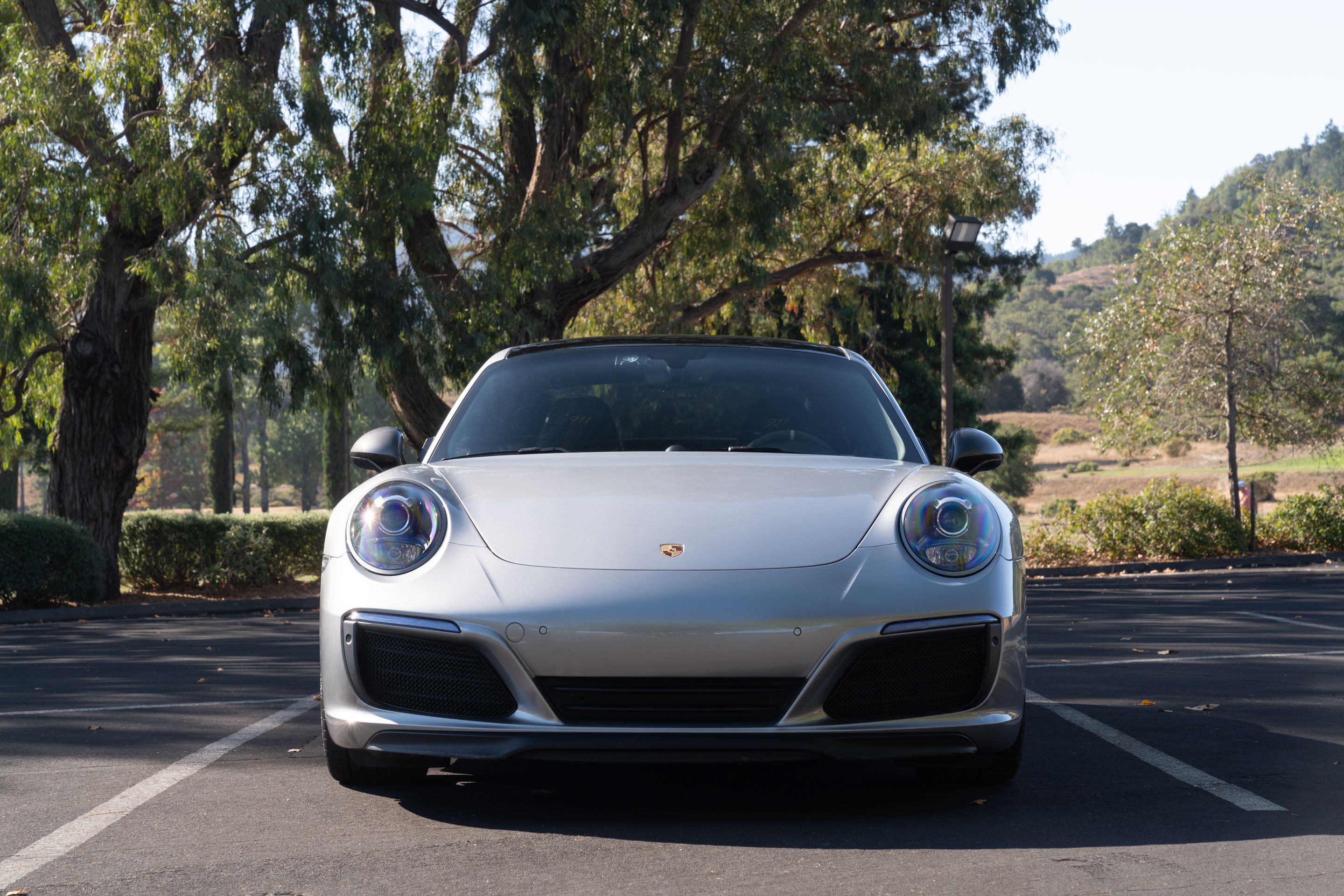 Silver Porsche 911 991.2 Carrera T with 19" SM-10 Apex wheels in Anthracite