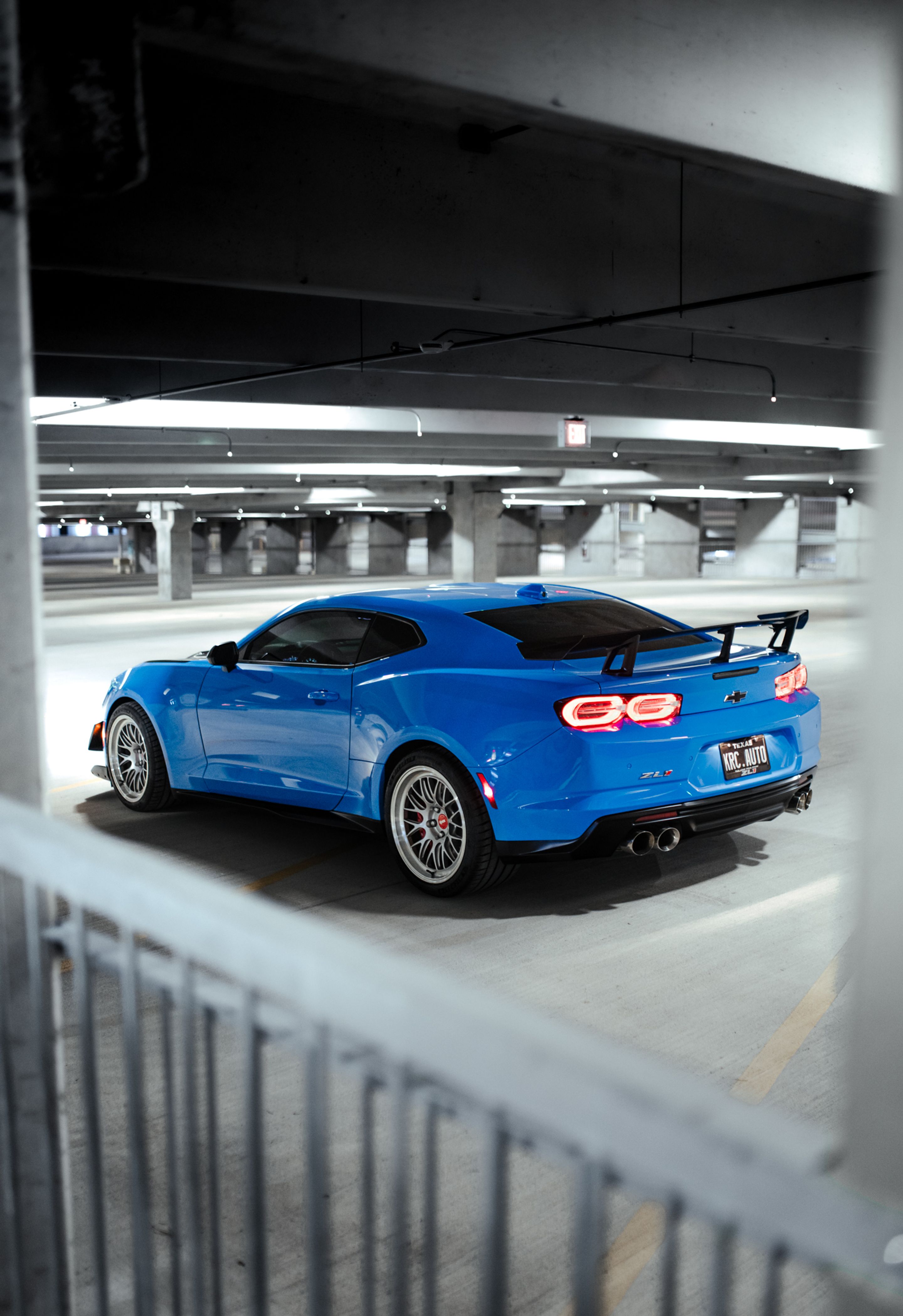 Blue Chevrolet 6th Gen Camaro ZL1 1LE with 19" ML-10RT Apex wheels in Machined Lip Race Silver