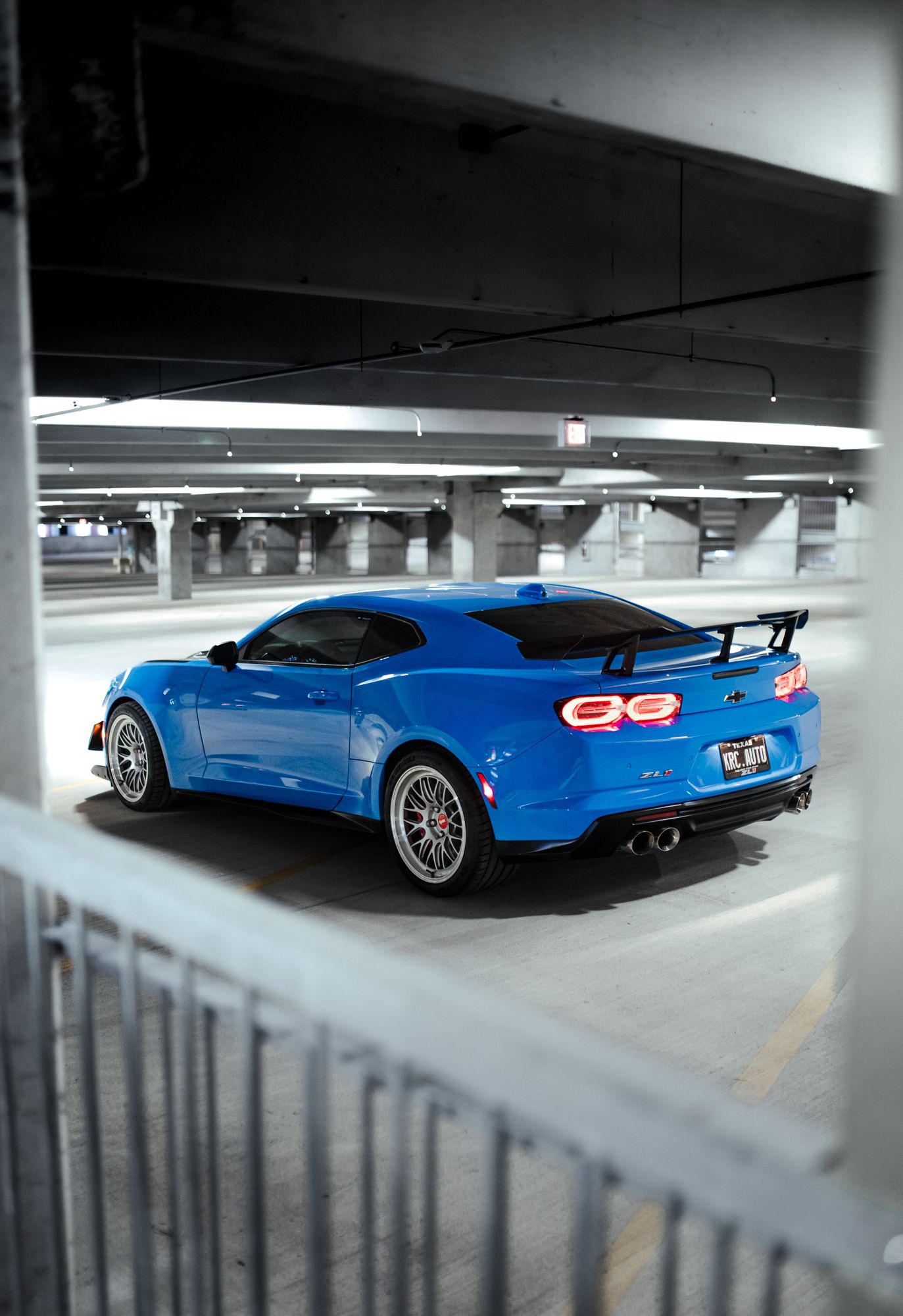 Blue Chevrolet 6th Gen Camaro ZL1 1LE with 19" ML-10RT Apex wheels in Machined Lip Race Silver