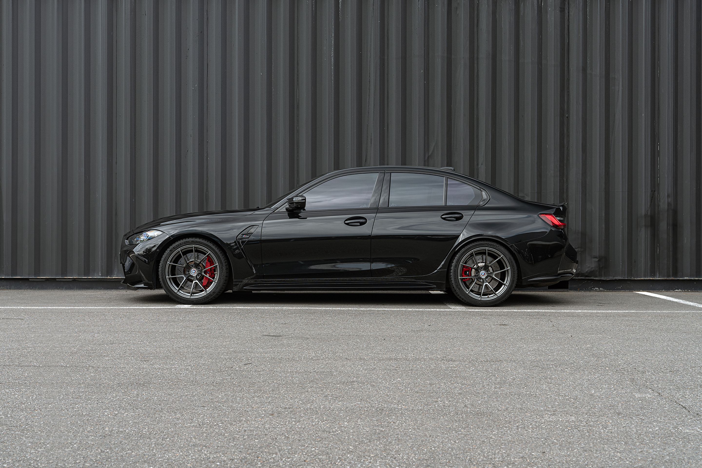 Black BMW G80 M3 with 19" VS-5RS Apex wheels in Anthracite