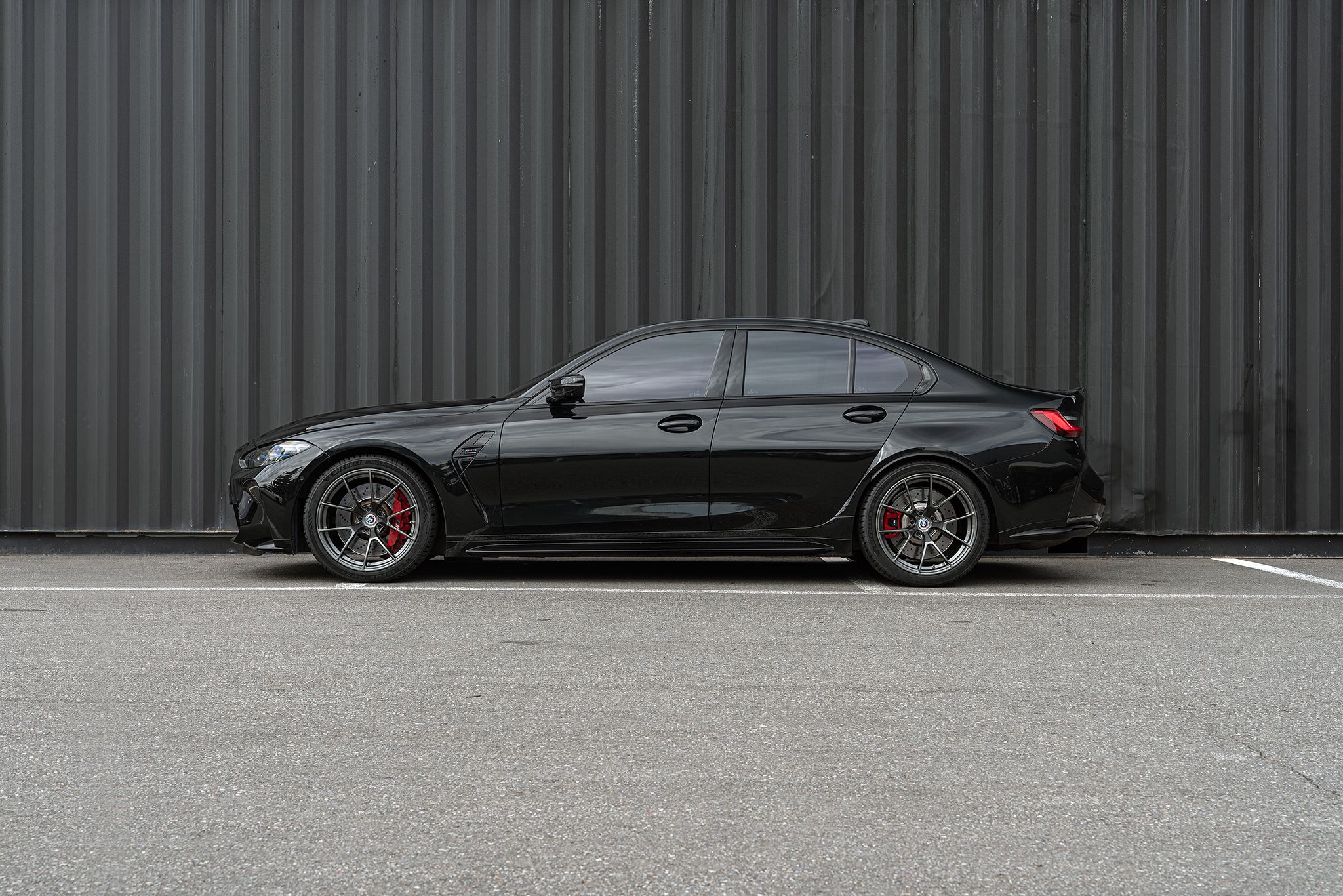Black BMW G80 M3 with 19" VS-5RS Apex wheels in Anthracite