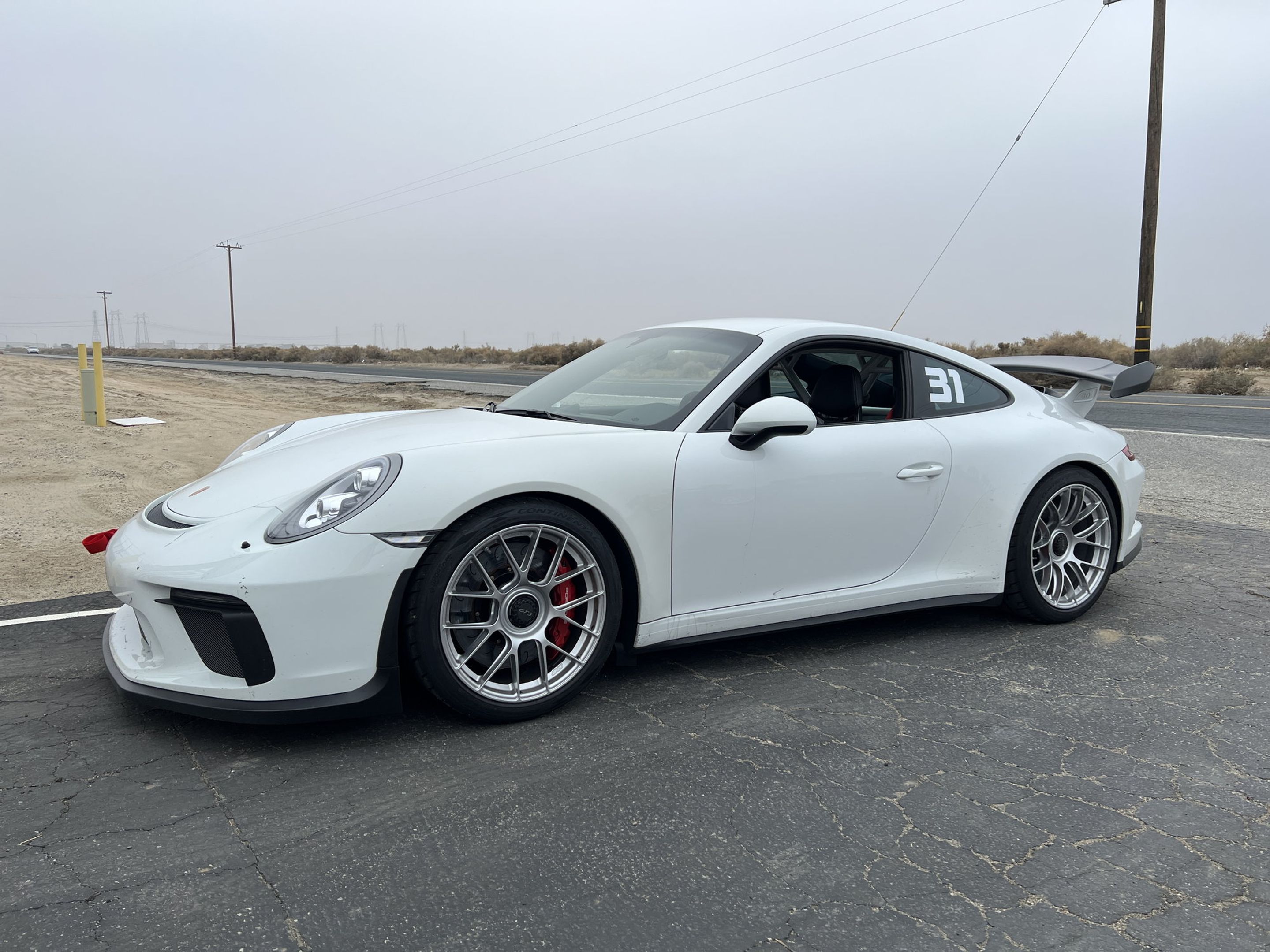 White Porsche 911 991.2 GT3 with 19" EC-7RS Apex wheels in Race Silver