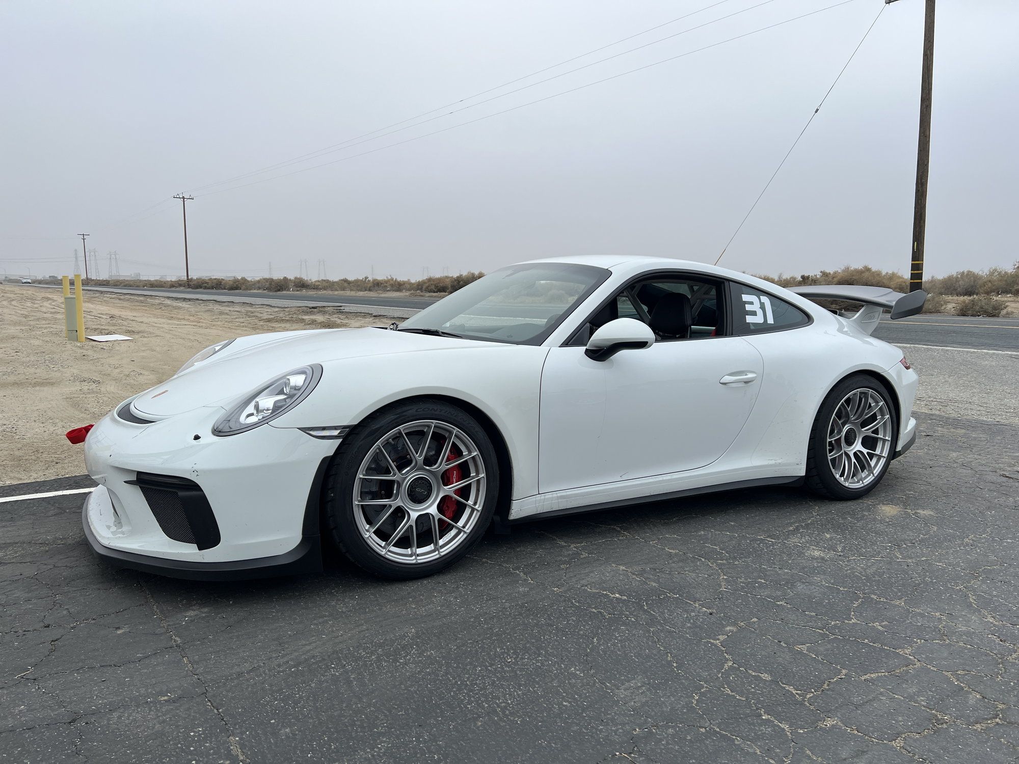 White Porsche 911 991.2 GT3 with 19" EC-7RS Apex wheels in Race Silver
