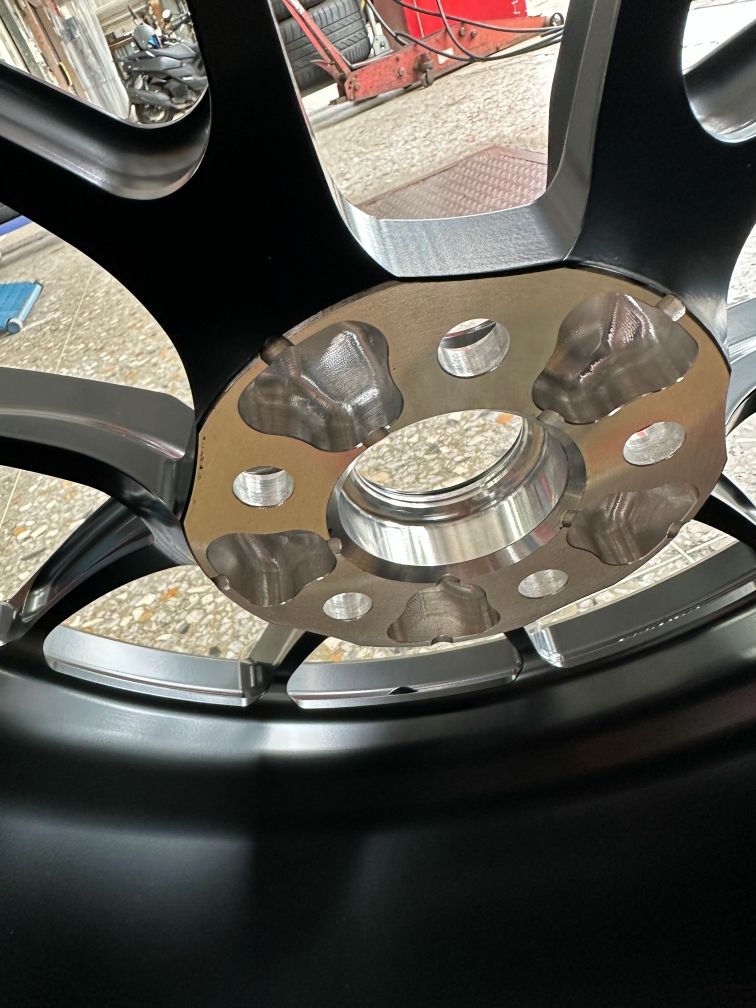 White BMW G21 Wagon 3 Series with 20" VS-5RS Apex wheels in Satin Black