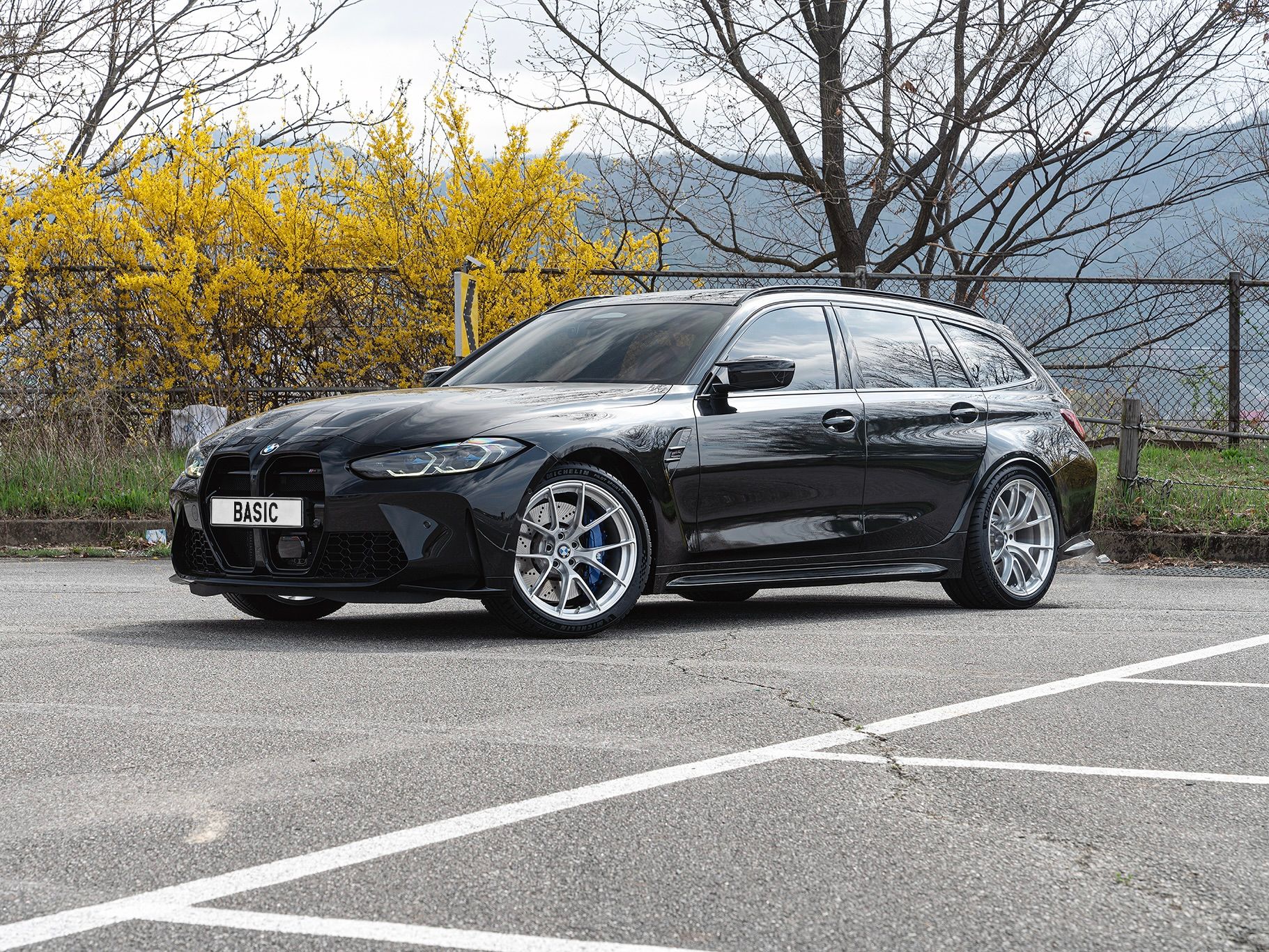 Black BMW G80 M3 with 19" VS-5RS Apex wheels in Brushed Clear