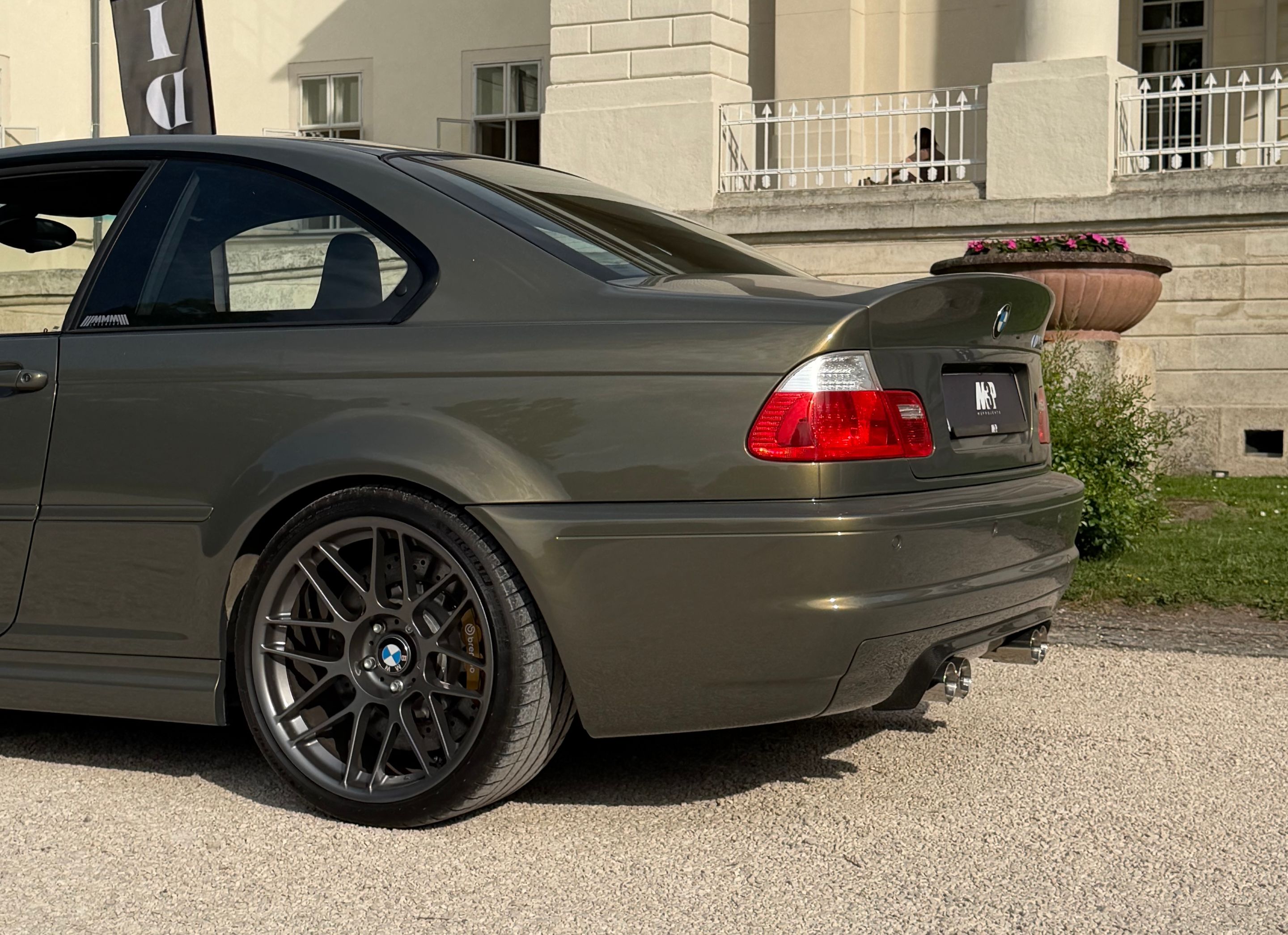 Multicolor BMW E46 M3 with 19" ARC-8 Apex wheels in Anthracite