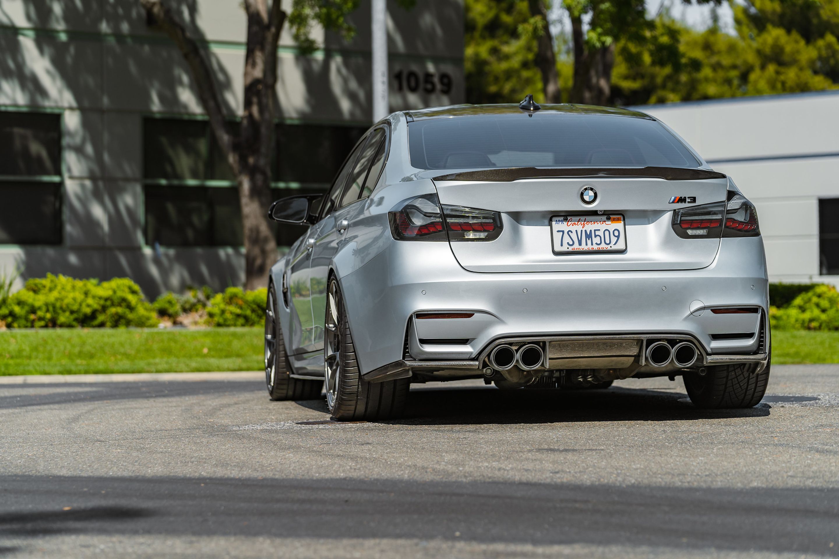 Silver BMW F80 M3 with 20" VS-5RS Apex wheels in Anthracite