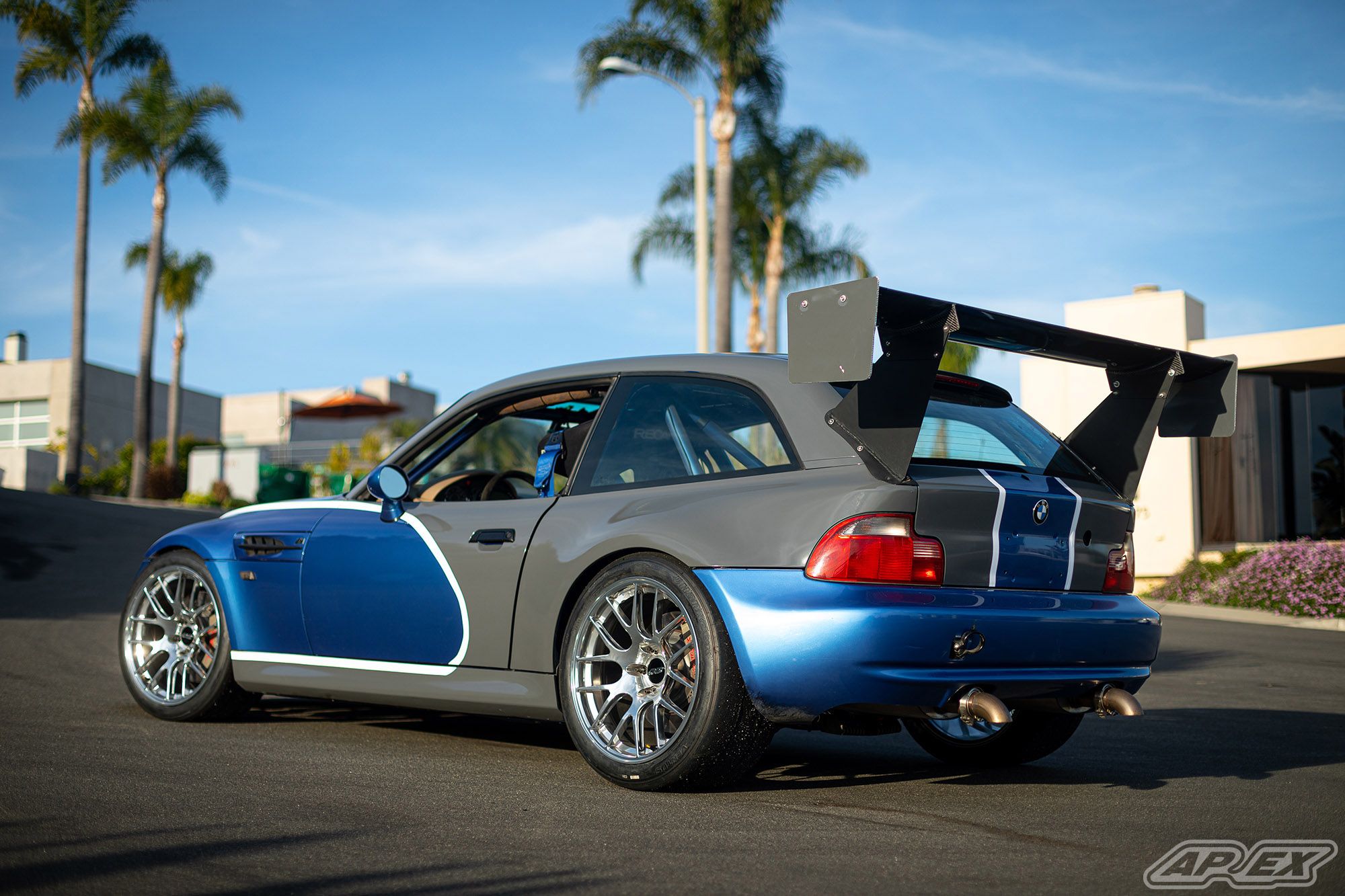 Blue BMW E36/8 Coupe Z3 M with 18" EC-7R Apex wheels in Polished