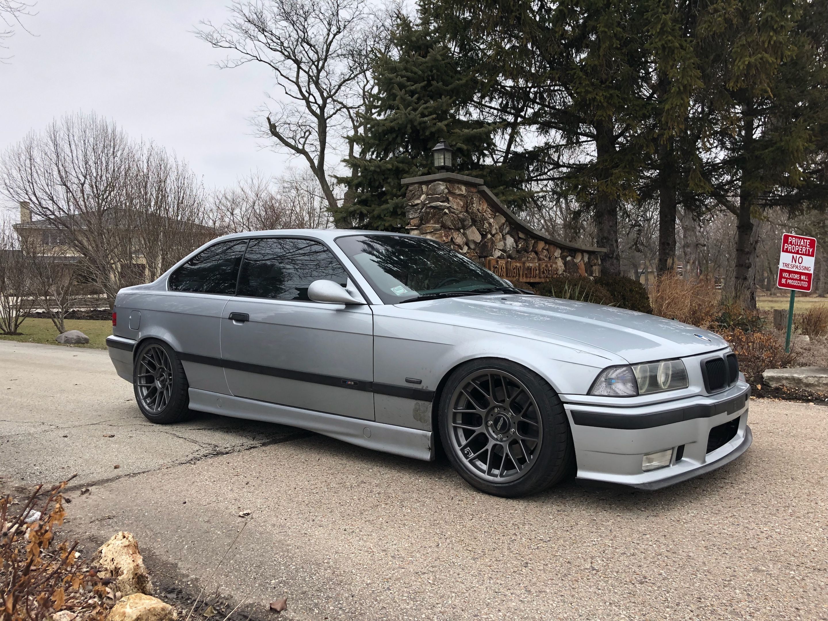 Silver BMW E36 M3 with 17" ARC-8 Apex wheels in Anthracite