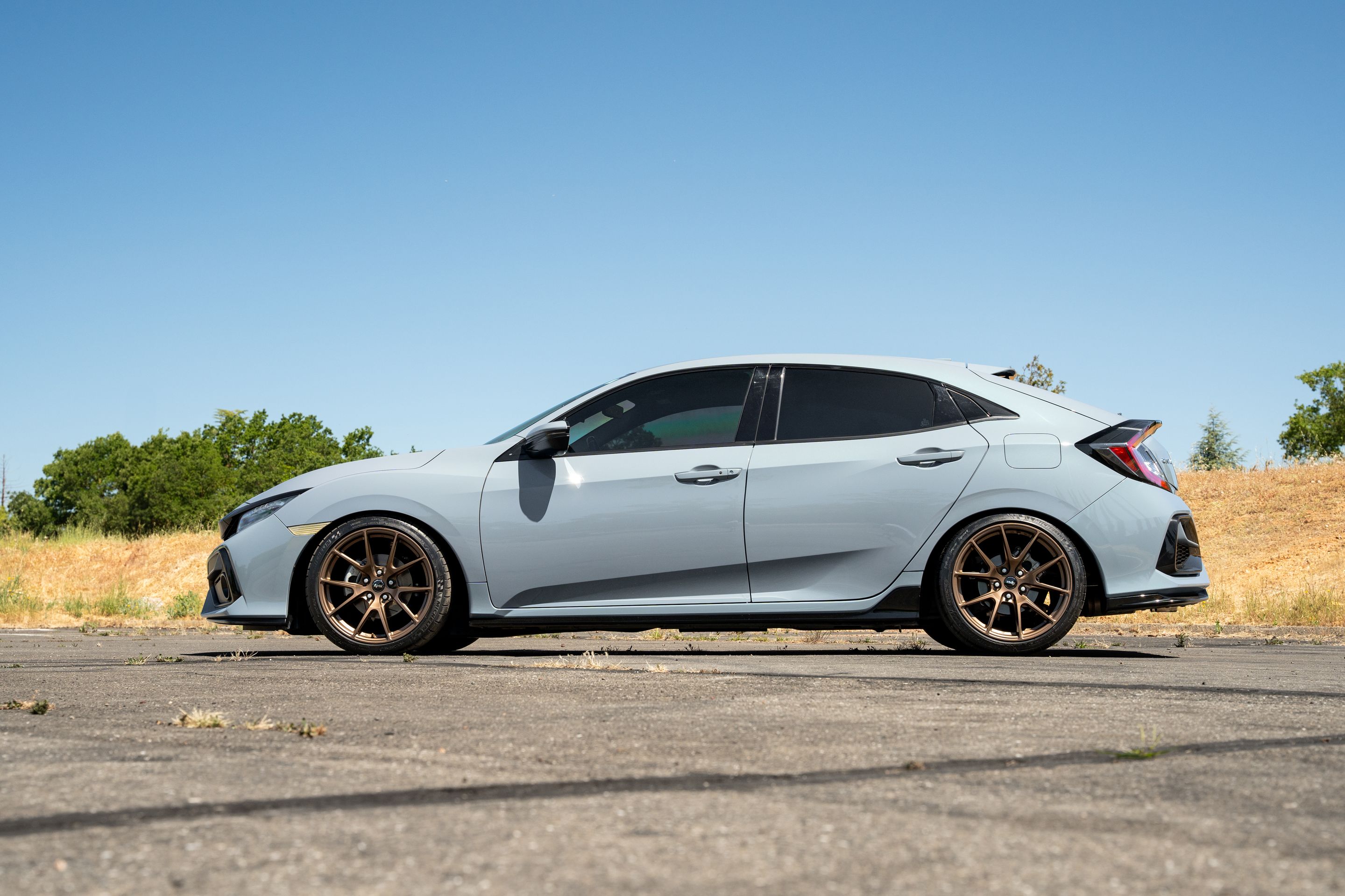Grey Honda 10th Gen Civic with 18" VS-5 Apex wheels in Satin Bronze