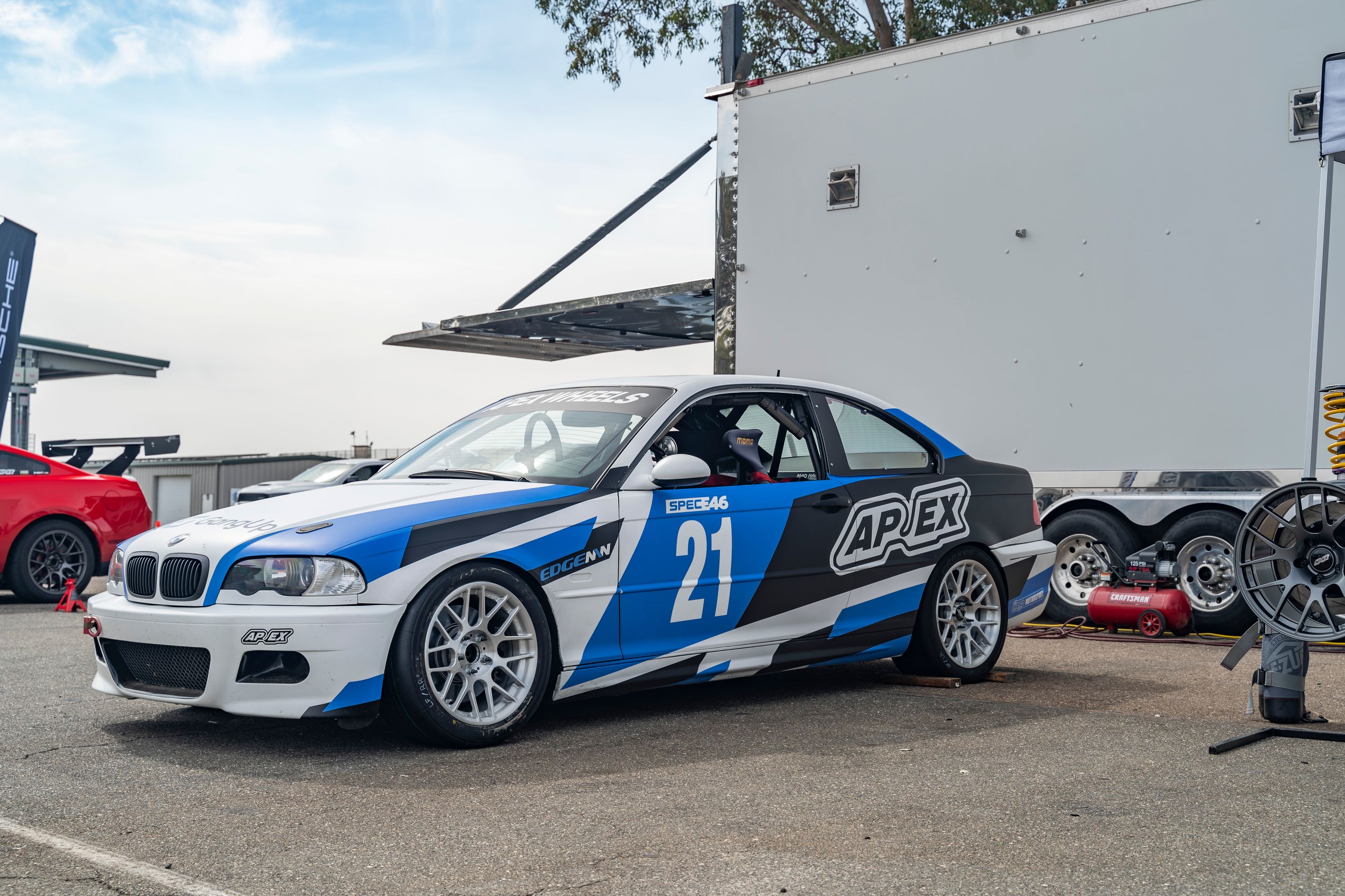 Race Livery BMW Spec E46 with 17" ARC-8R Apex wheels in Brushed Clear