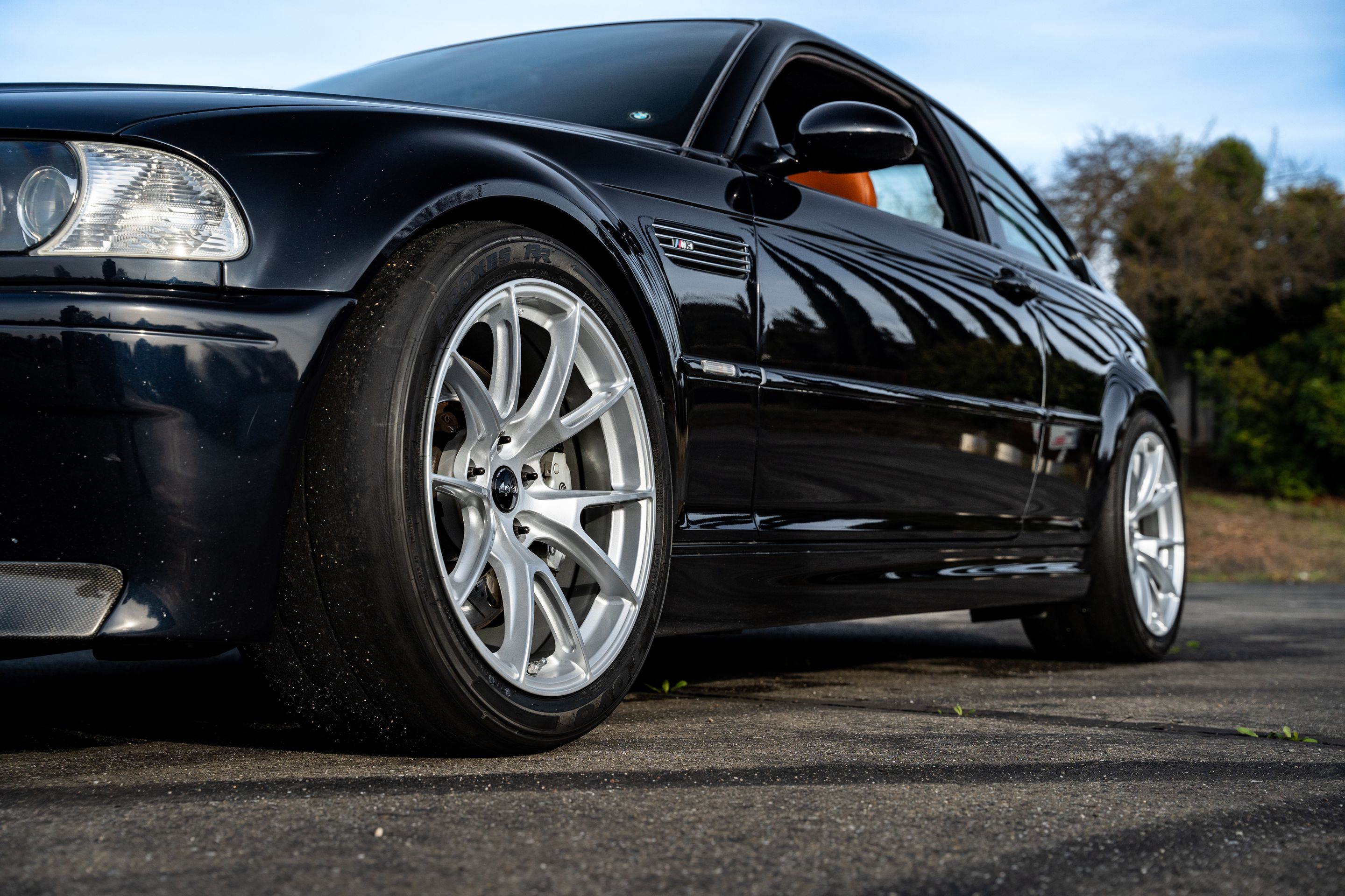 Black BMW E46 M3 with 18" VS-5 Apex wheels in Race Silver