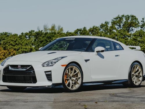 White Nissan GT-R - VS-5RS in Motorsport Gold