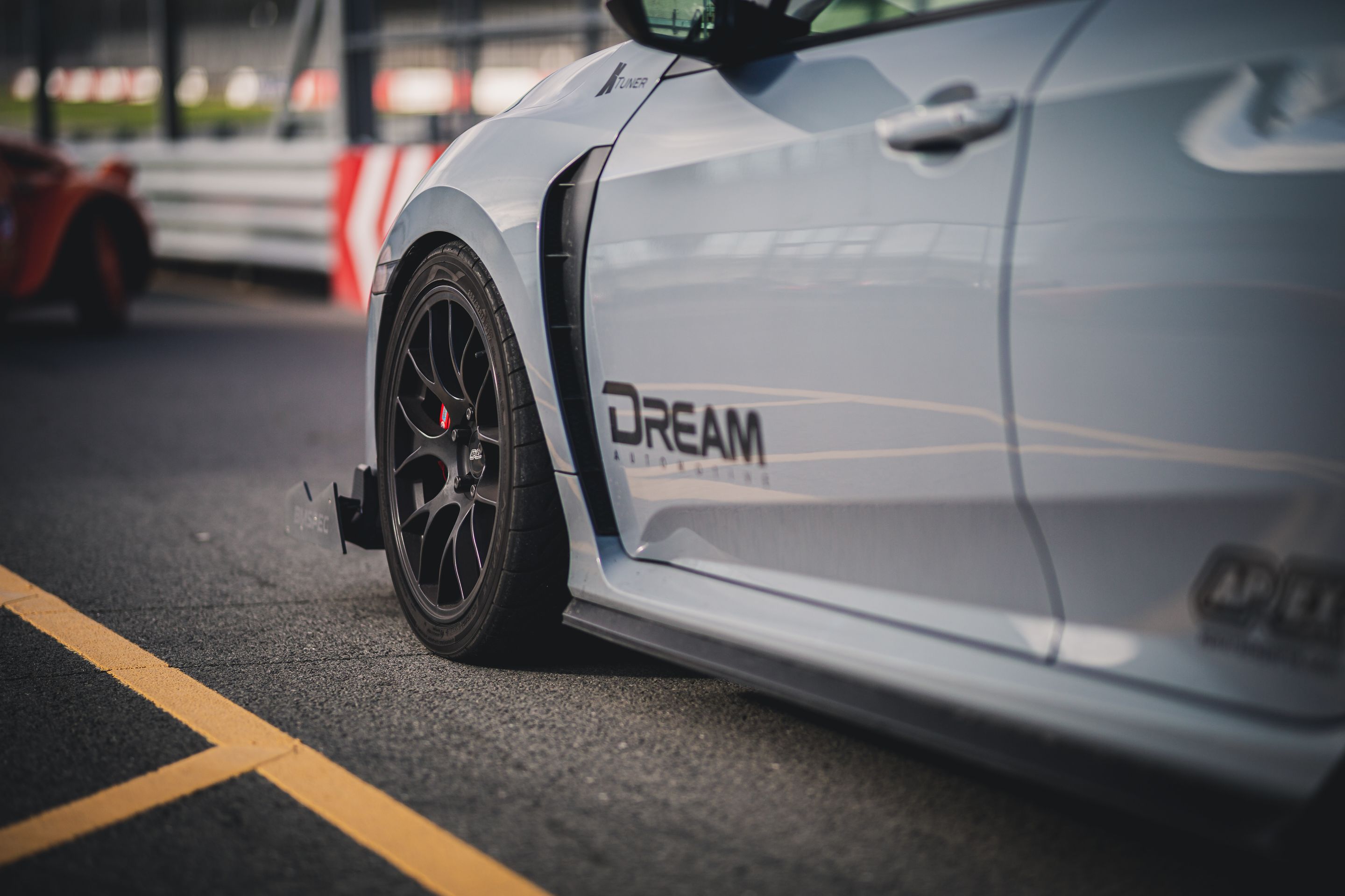 Grey Honda FK8 Civic Type-R with 18" EC-7 Apex wheels in Anthracite