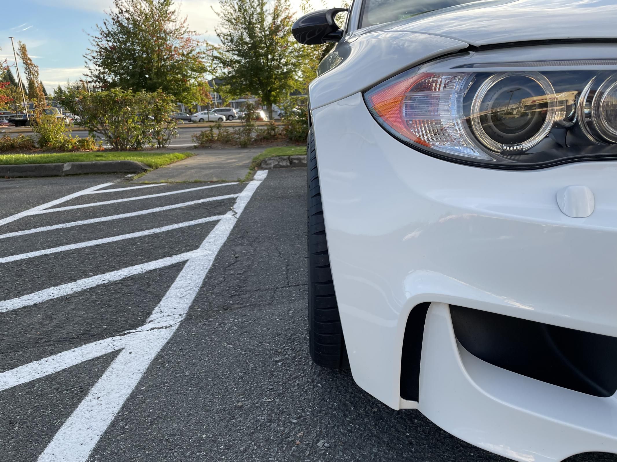 White BMW E82 1M with 18" VS-5RS Apex wheels in Brushed Clear