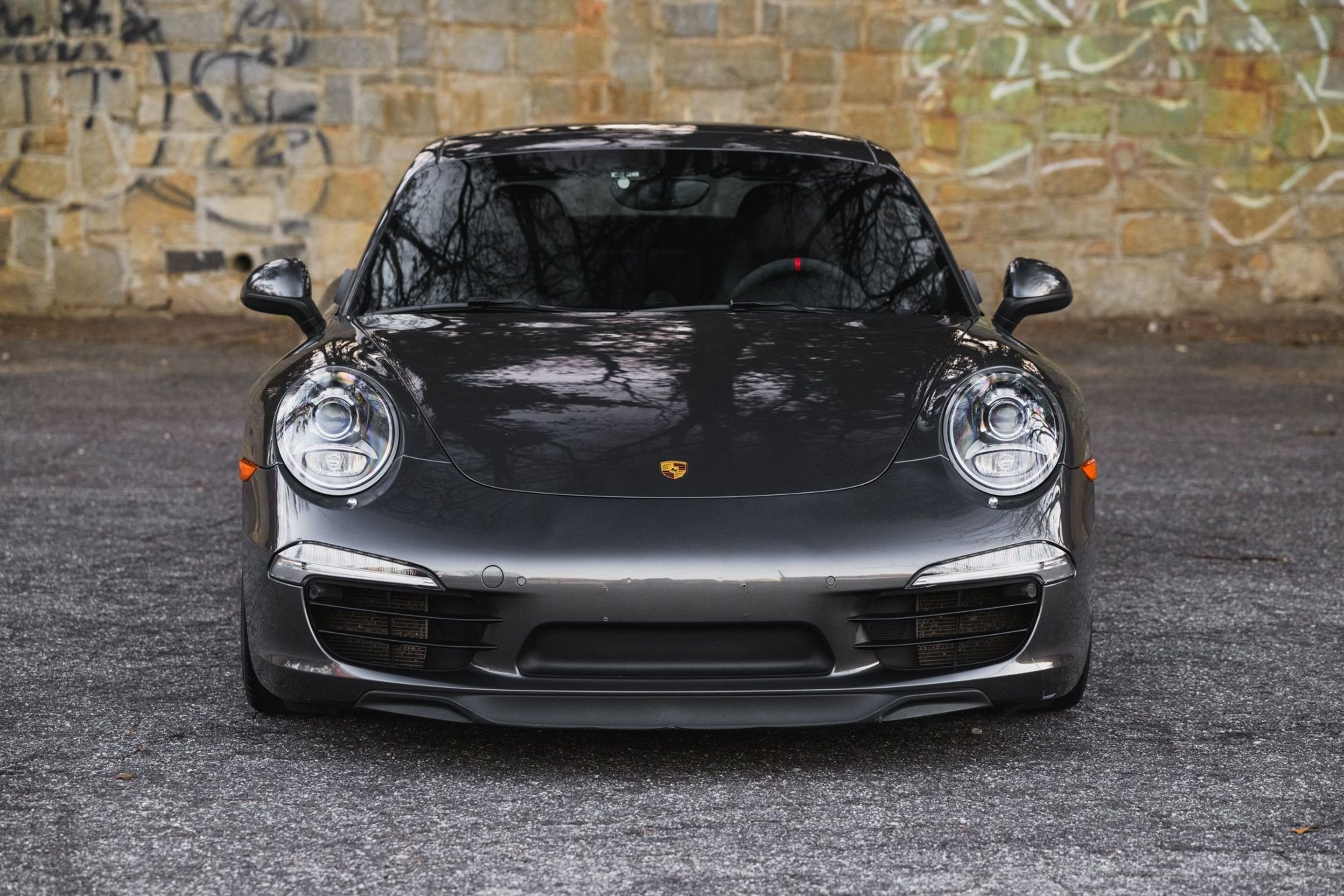 Grey Porsche 911 991.1 Carrera S with 19" ML-10RT Apex wheels in Machined Lip Race Silver