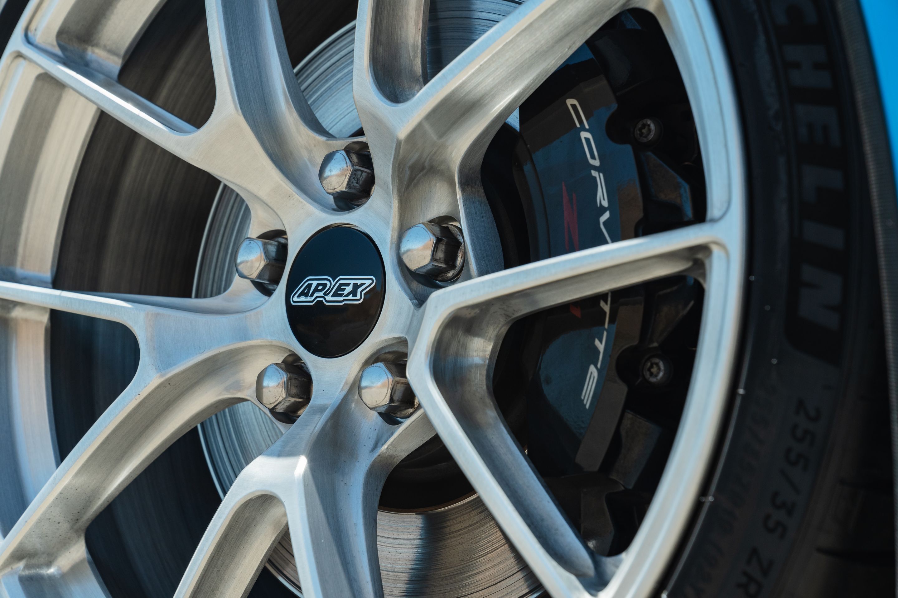 Blue Chevrolet C8 Corvette Stingray/Z51 with 19" VS-5RS Apex wheels in Brushed Clear