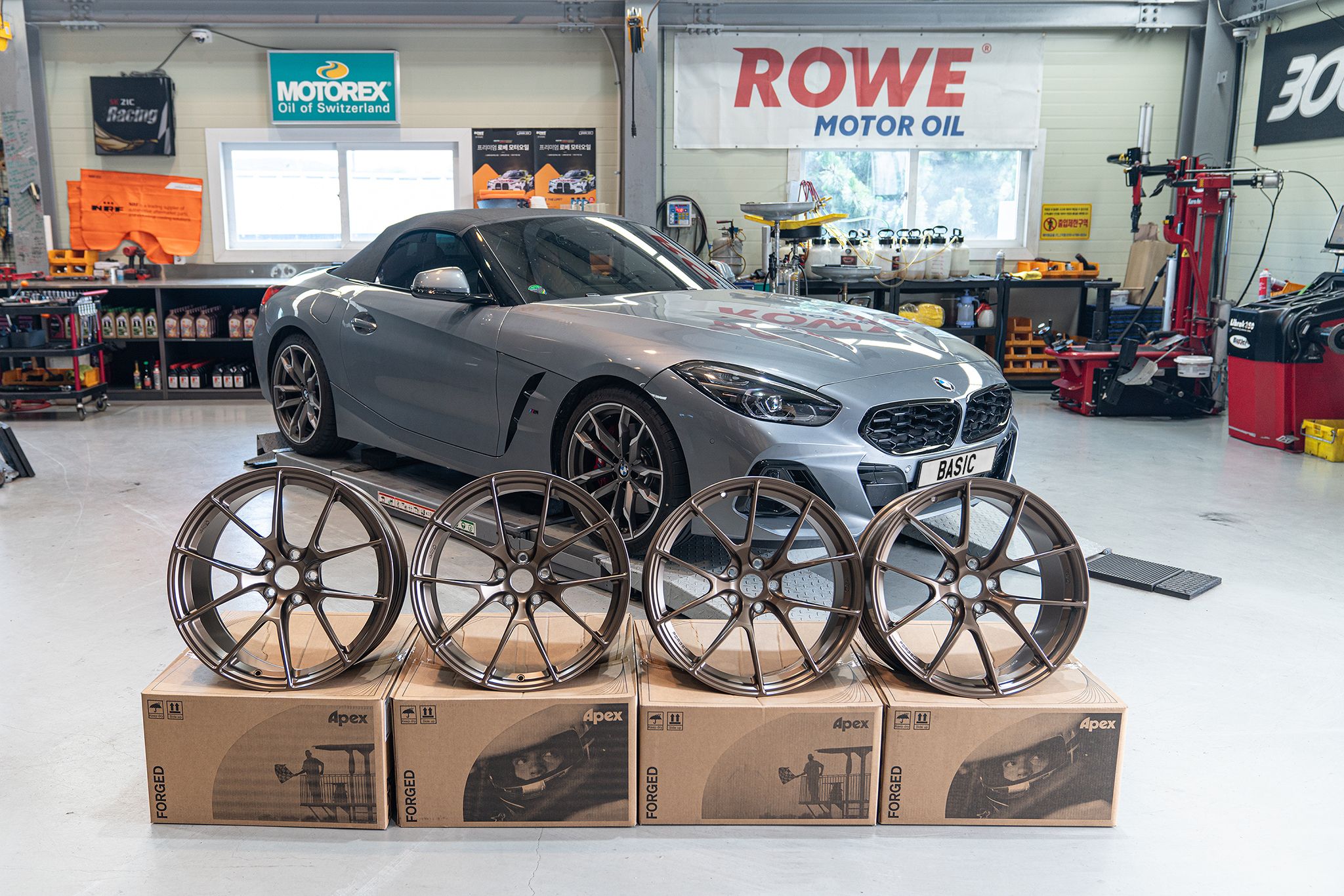 Grey BMW G29 Z4 with 19" VS-5RS Apex wheels in Satin Bronze