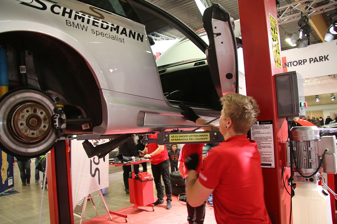 Grey BMW E92 Coupe 3 Series with 18" SM-10 Apex wheels in Anthracite