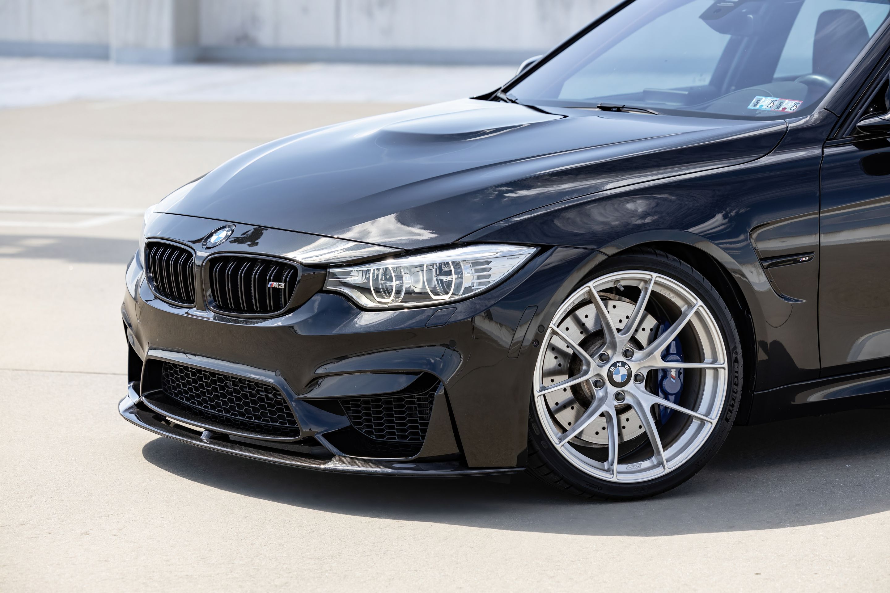 Black BMW F80 M3 with 20" VS-5RS Apex wheels in Brushed Clear