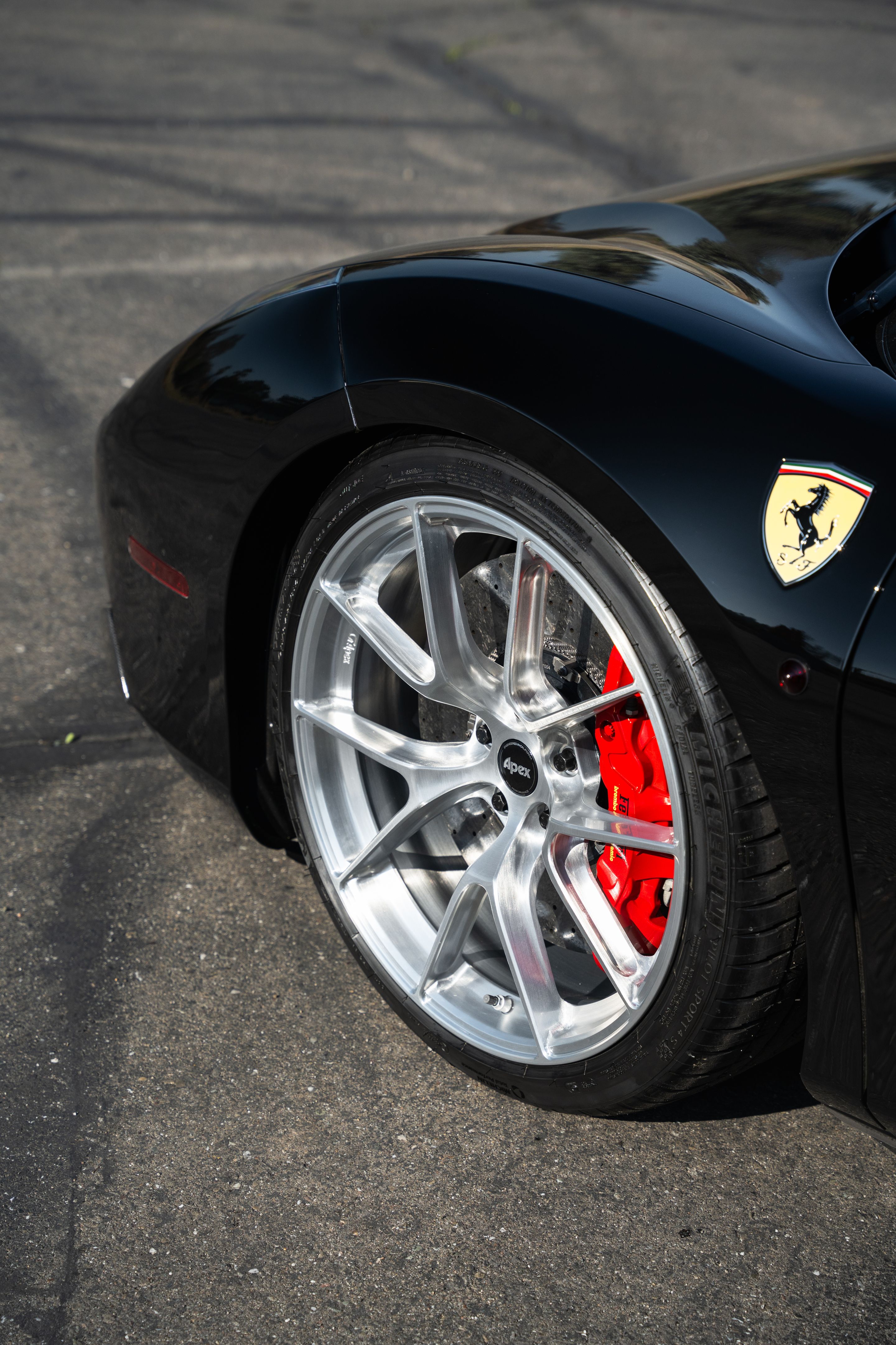 Black Ferrari 488 with 20" VS-5RS Apex wheels in Brushed Clear