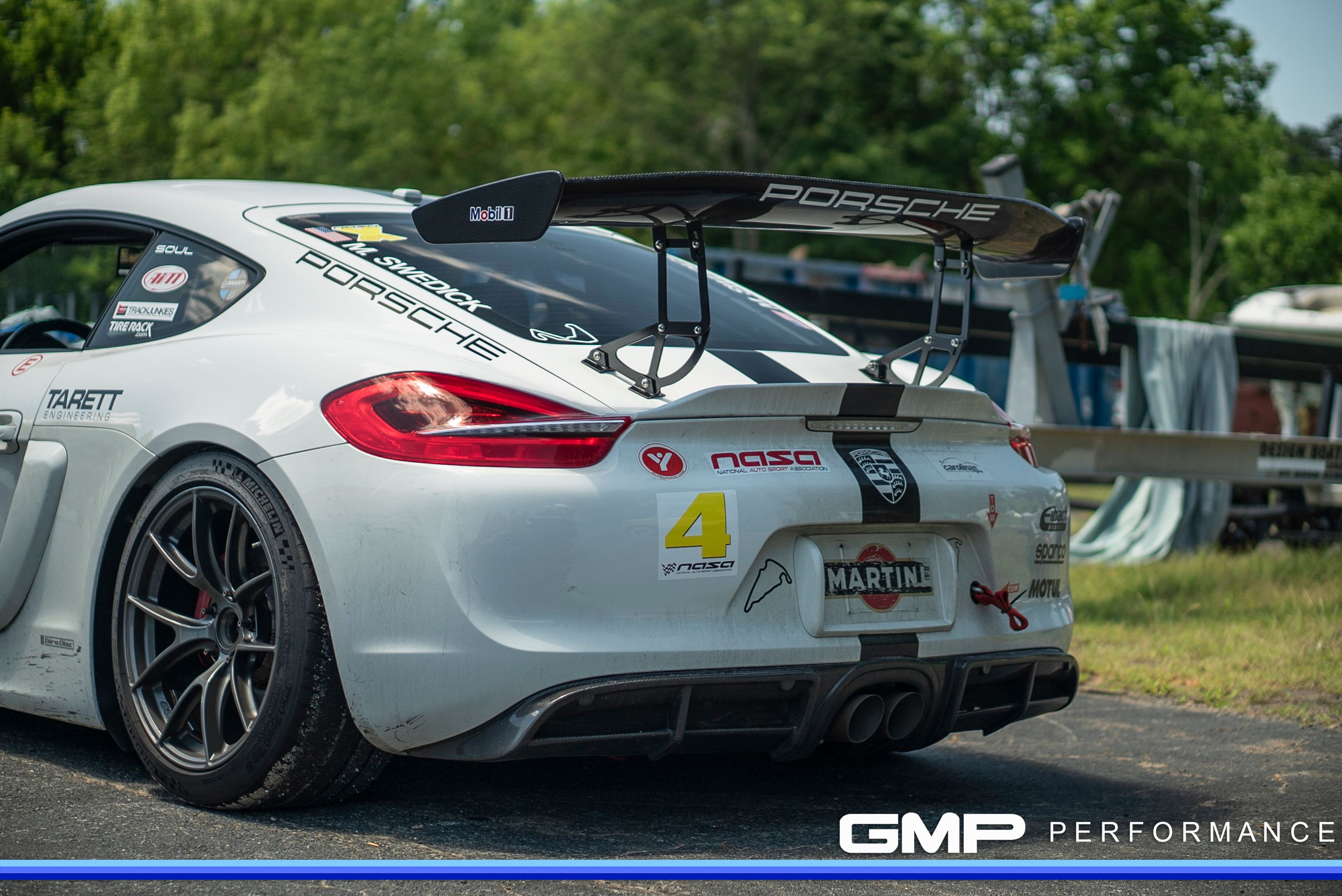 White Porsche 981 Cayman S with 19" VS-5RS Apex wheels in Anthracite
