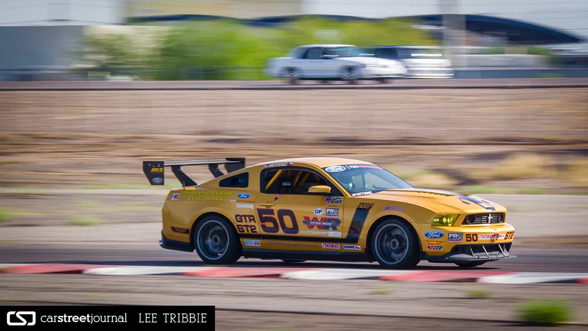 Ford S197 Mustang GT with 18