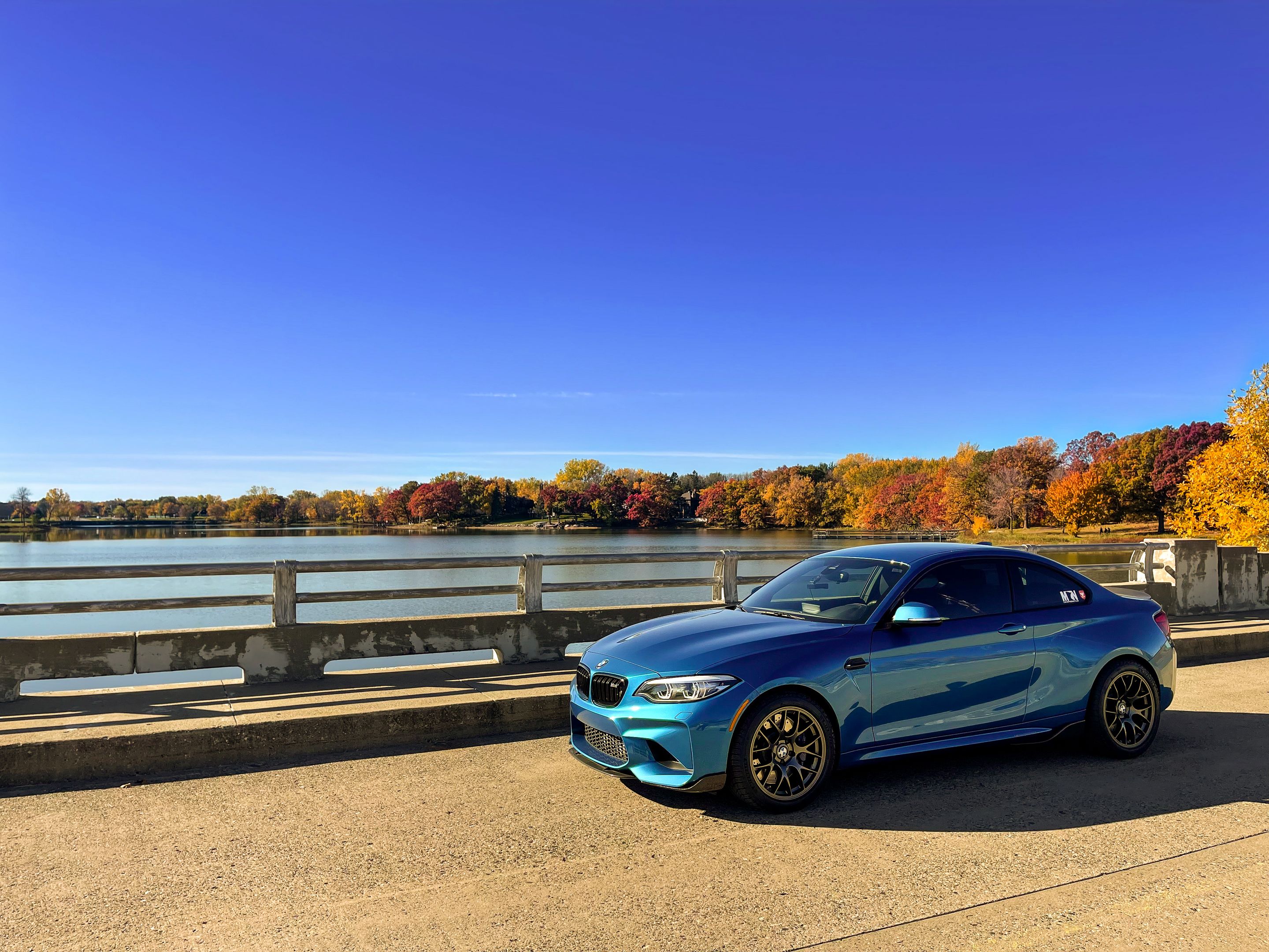 Blue BMW F87 M2 with 18" EC-7 Apex wheels in Anthracite