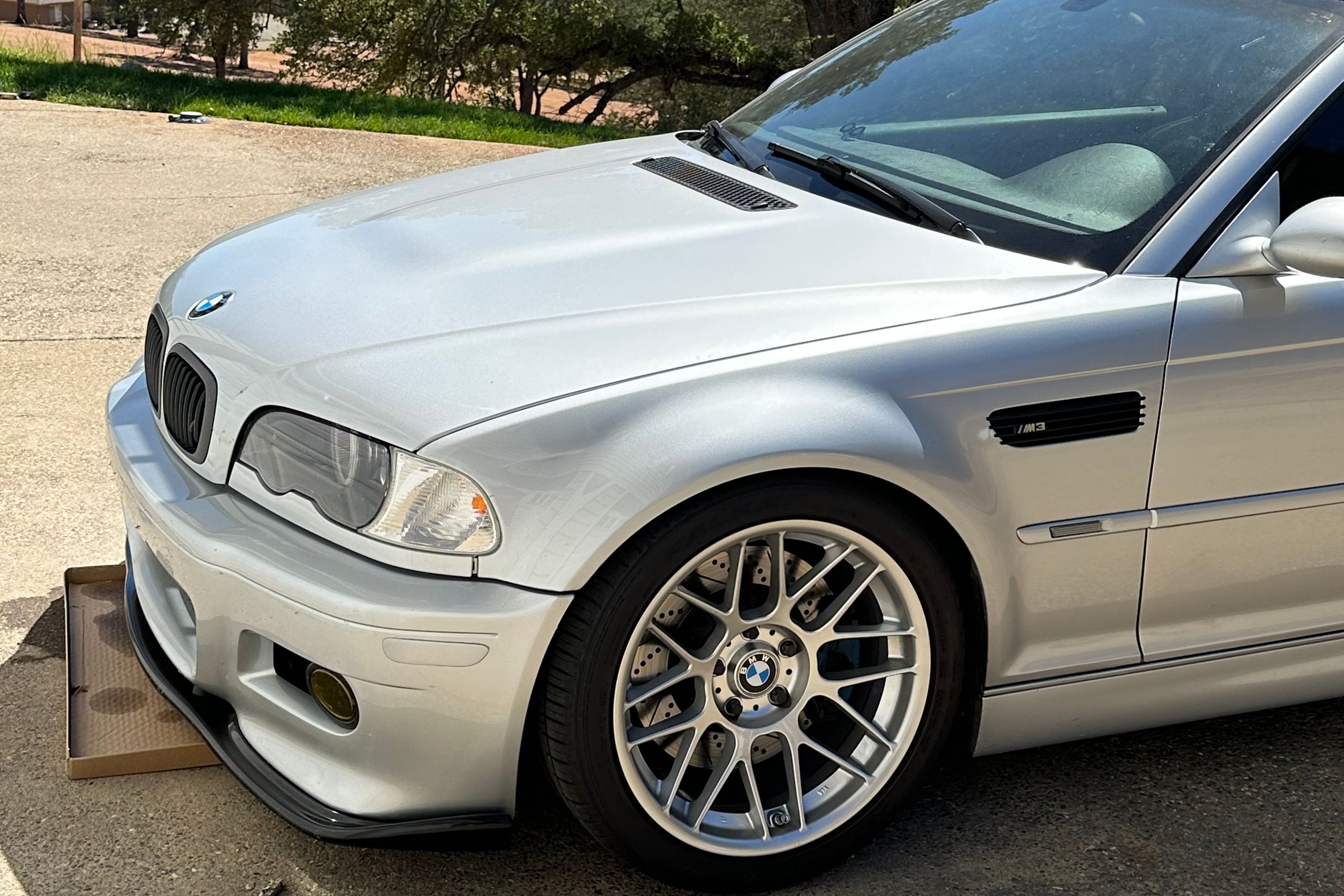 Silver BMW E46 M3 with 18" ARC-8 Apex wheels in Hyper Silver
