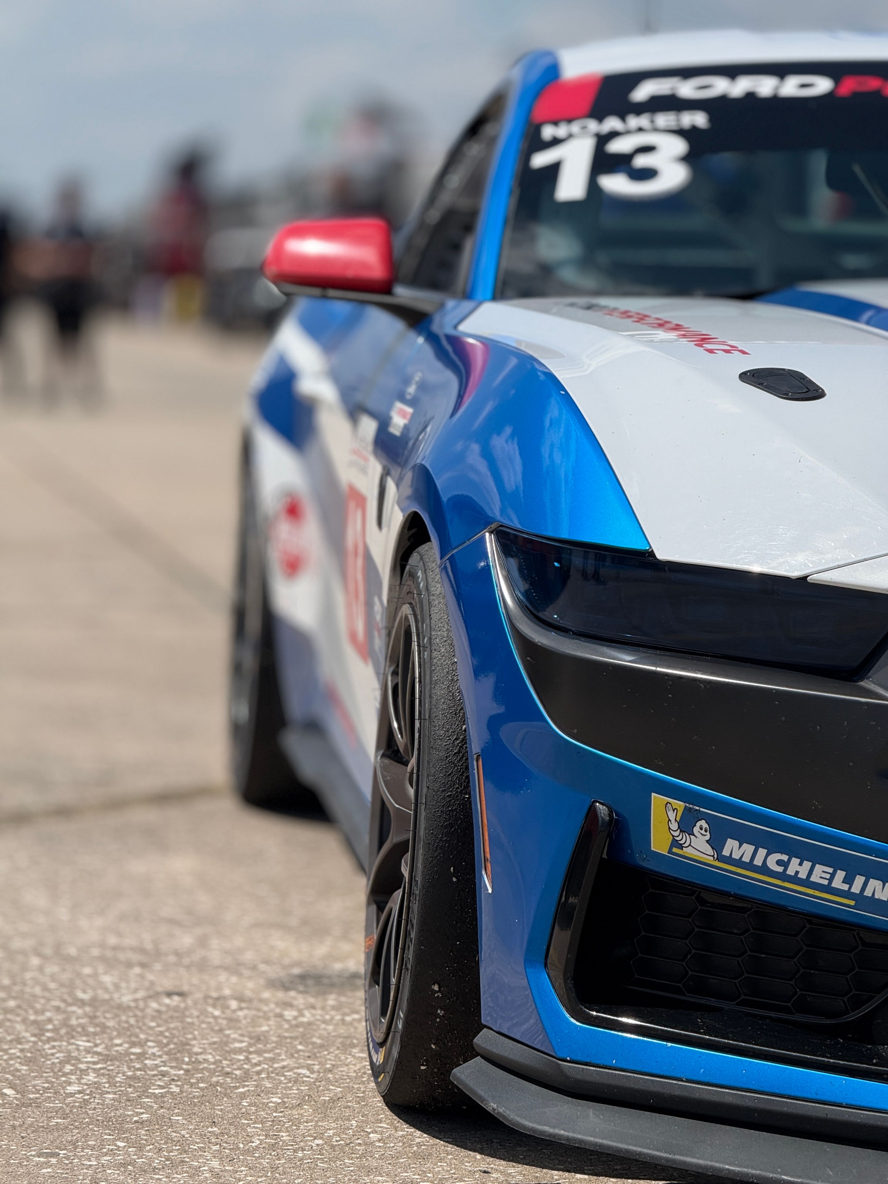 Multicolor Ford Performance Mustang Dark Horse R with 18" VS-5RE Apex wheels in Anthracite