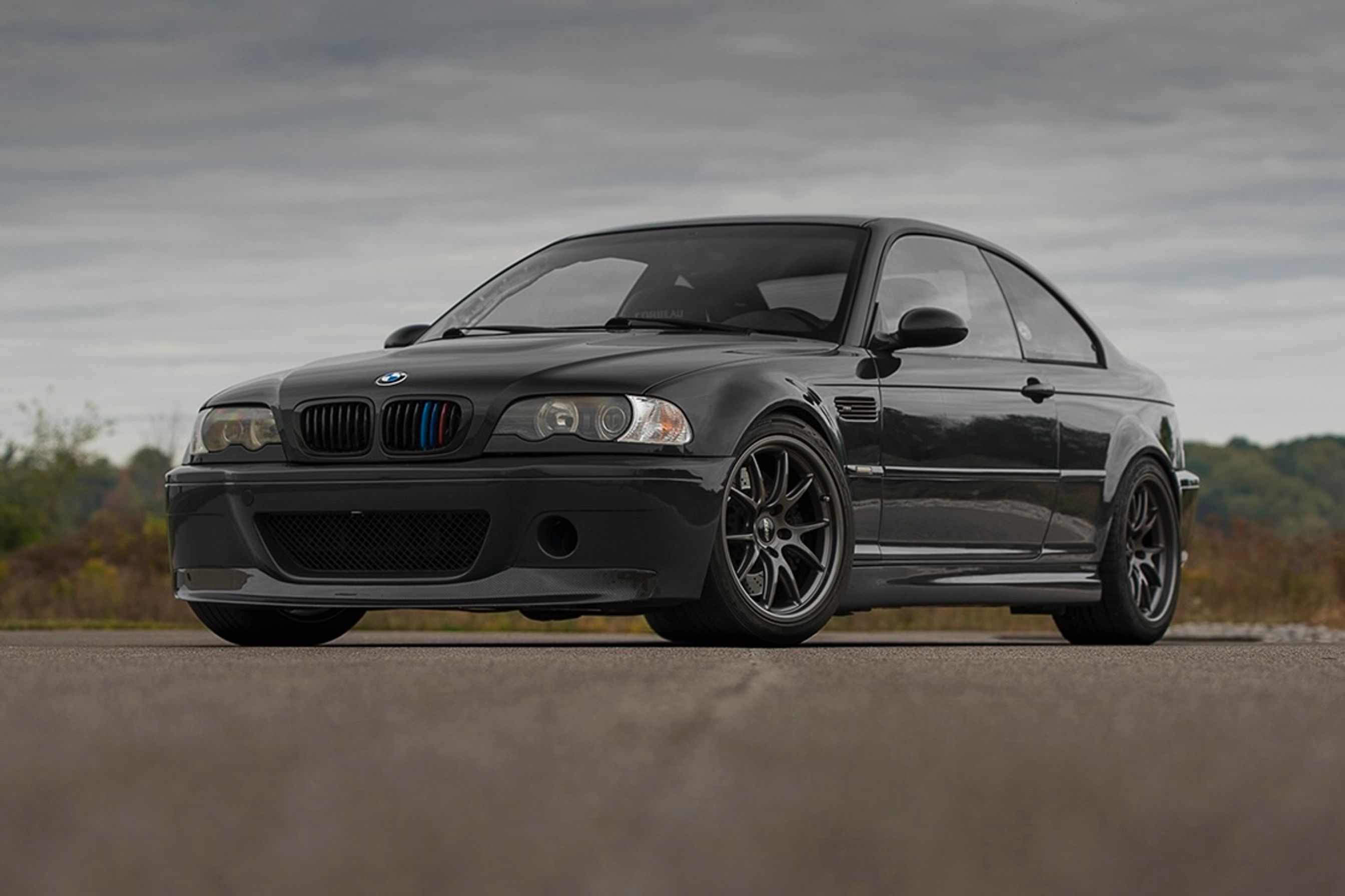 Black BMW E46 M3 with 18" FL-5 Apex wheels in Anthracite