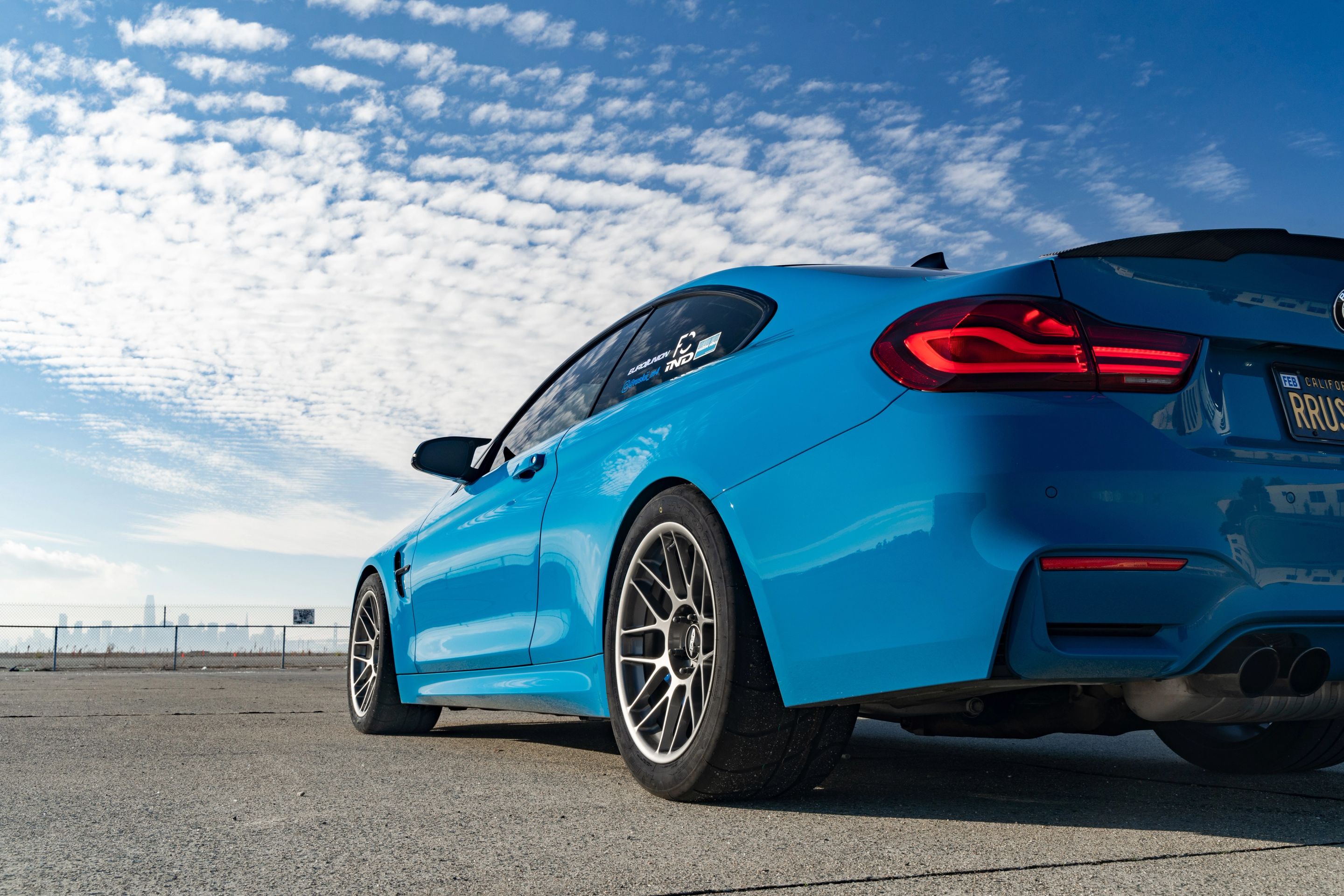 Blue BMW F82 Coupe M4 with 18" ARC-8 Apex wheels in Anthracite