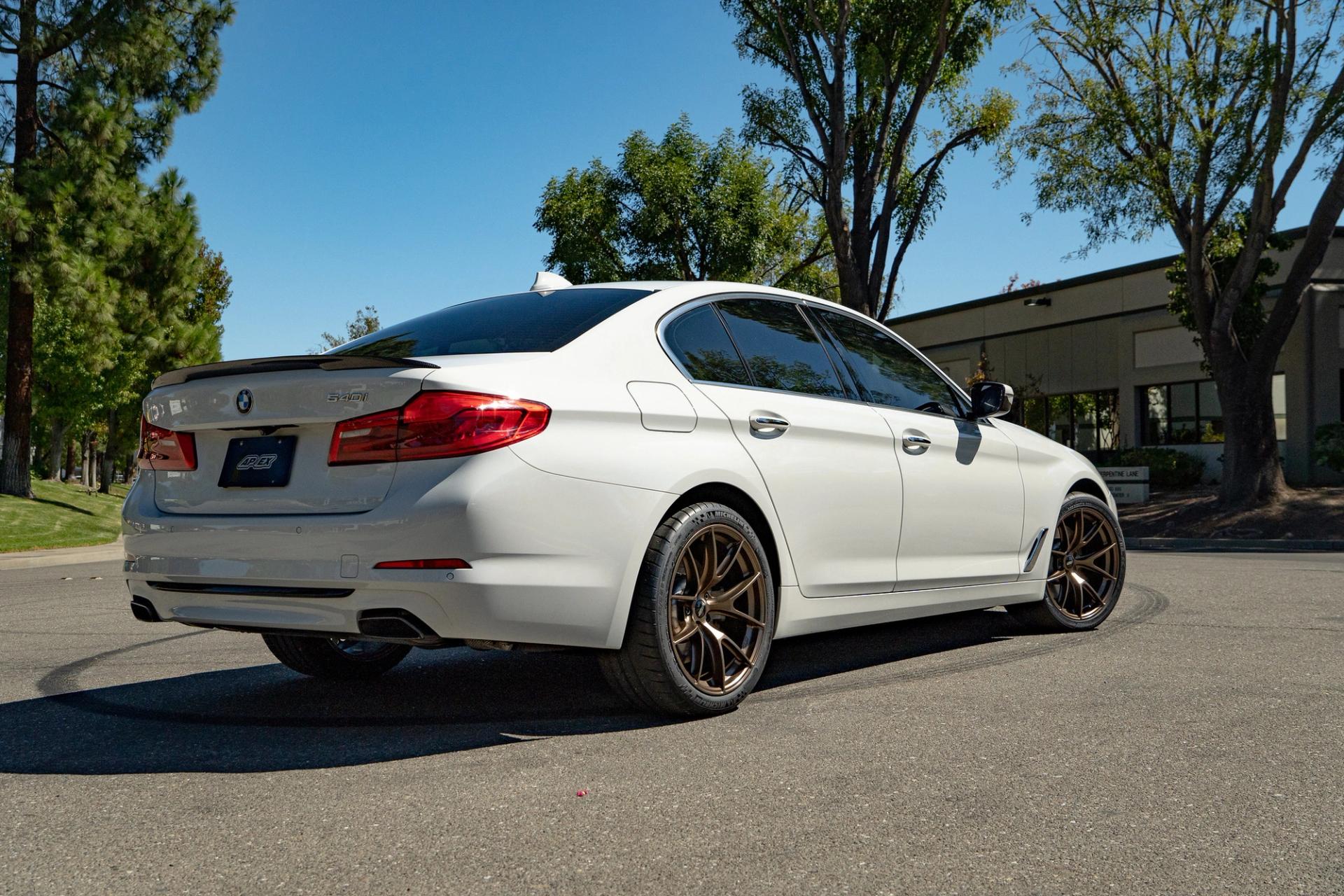 BMW G31 Wagon 5 Series with 19" VS-5RS in Satin Bronze